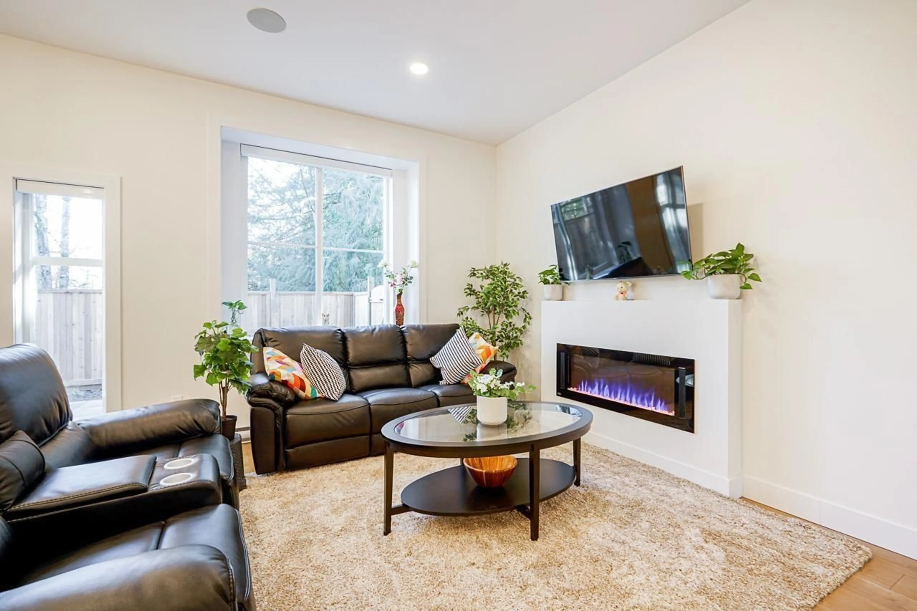 Living room with furniture, unknown for 17 - 5960 142, Surrey British Columbia V3X1C8