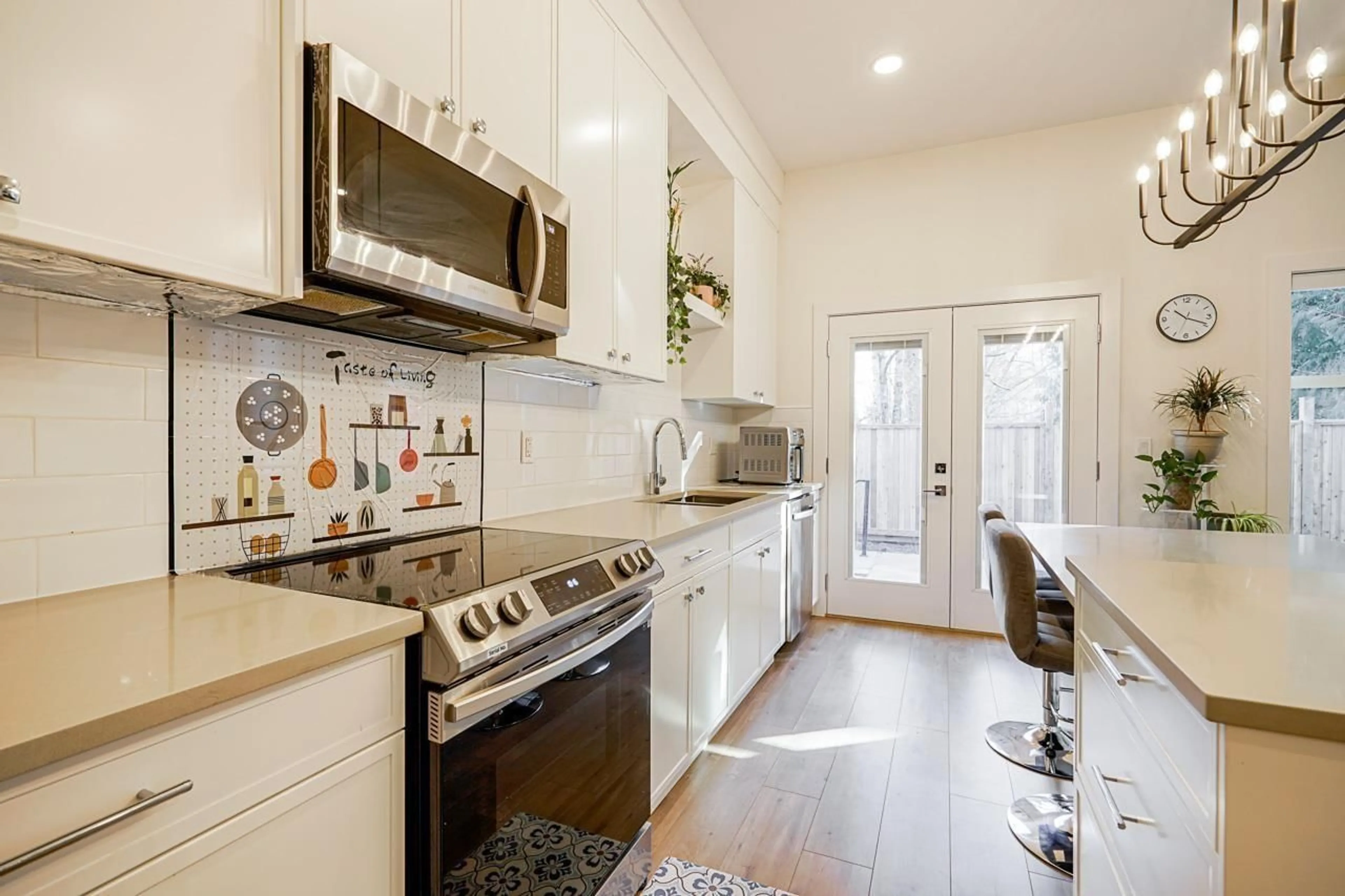 Open concept kitchen, ceramic/tile floor for 17 - 5960 142, Surrey British Columbia V3X1C8