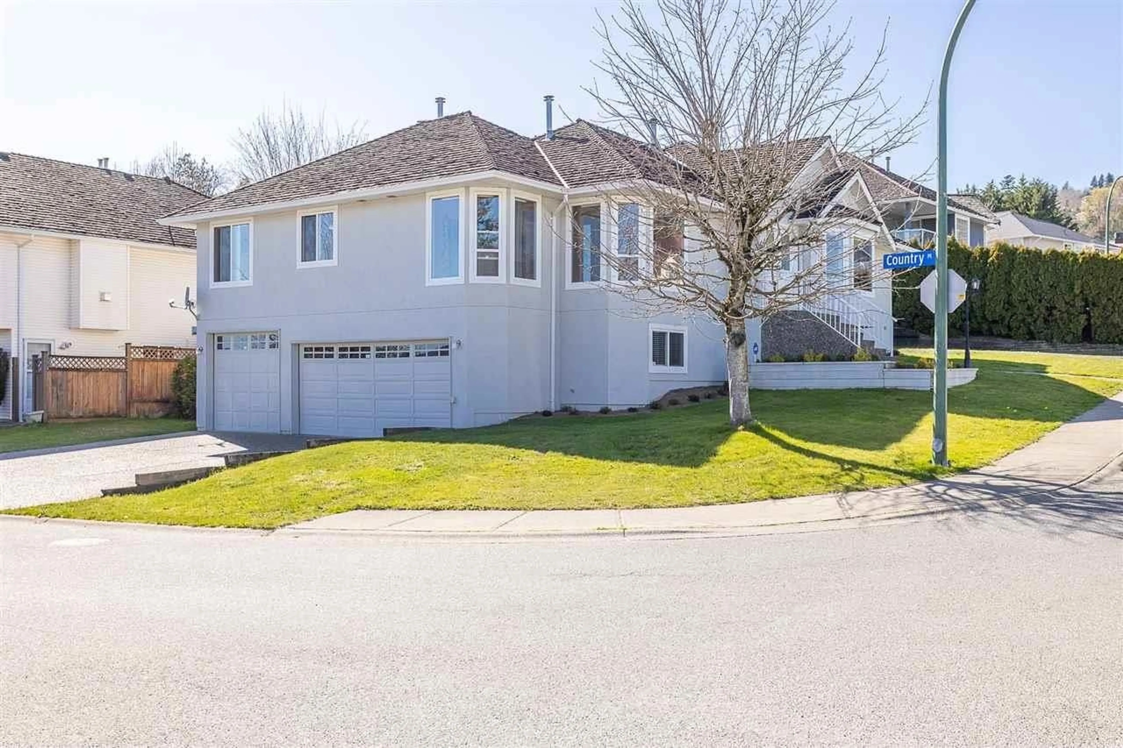 Home with vinyl exterior material, street for 36381 COUNTRY, Abbotsford British Columbia V3G1M2