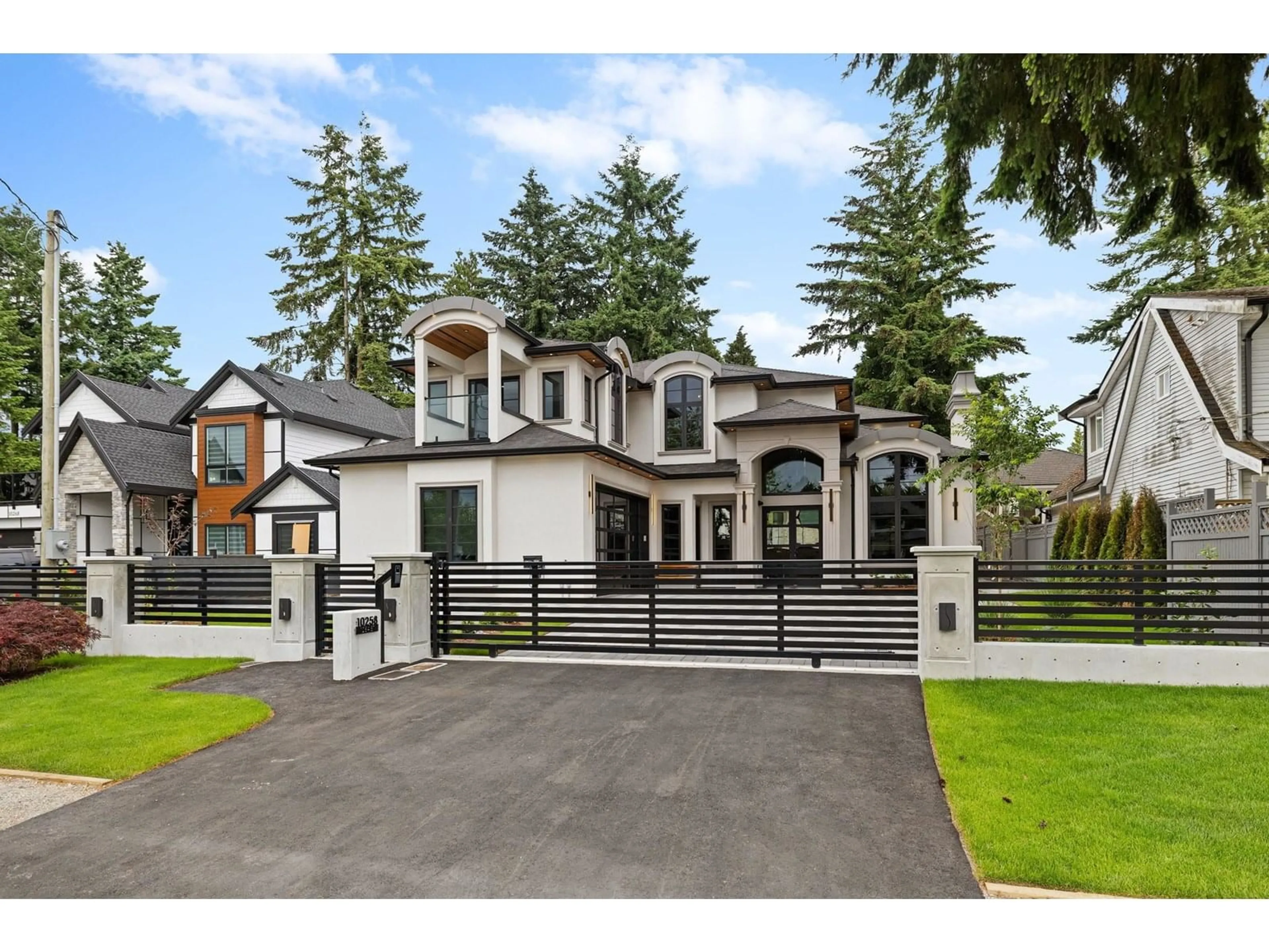Home with vinyl exterior material, street for 10258 128A, Surrey British Columbia V3T3E8