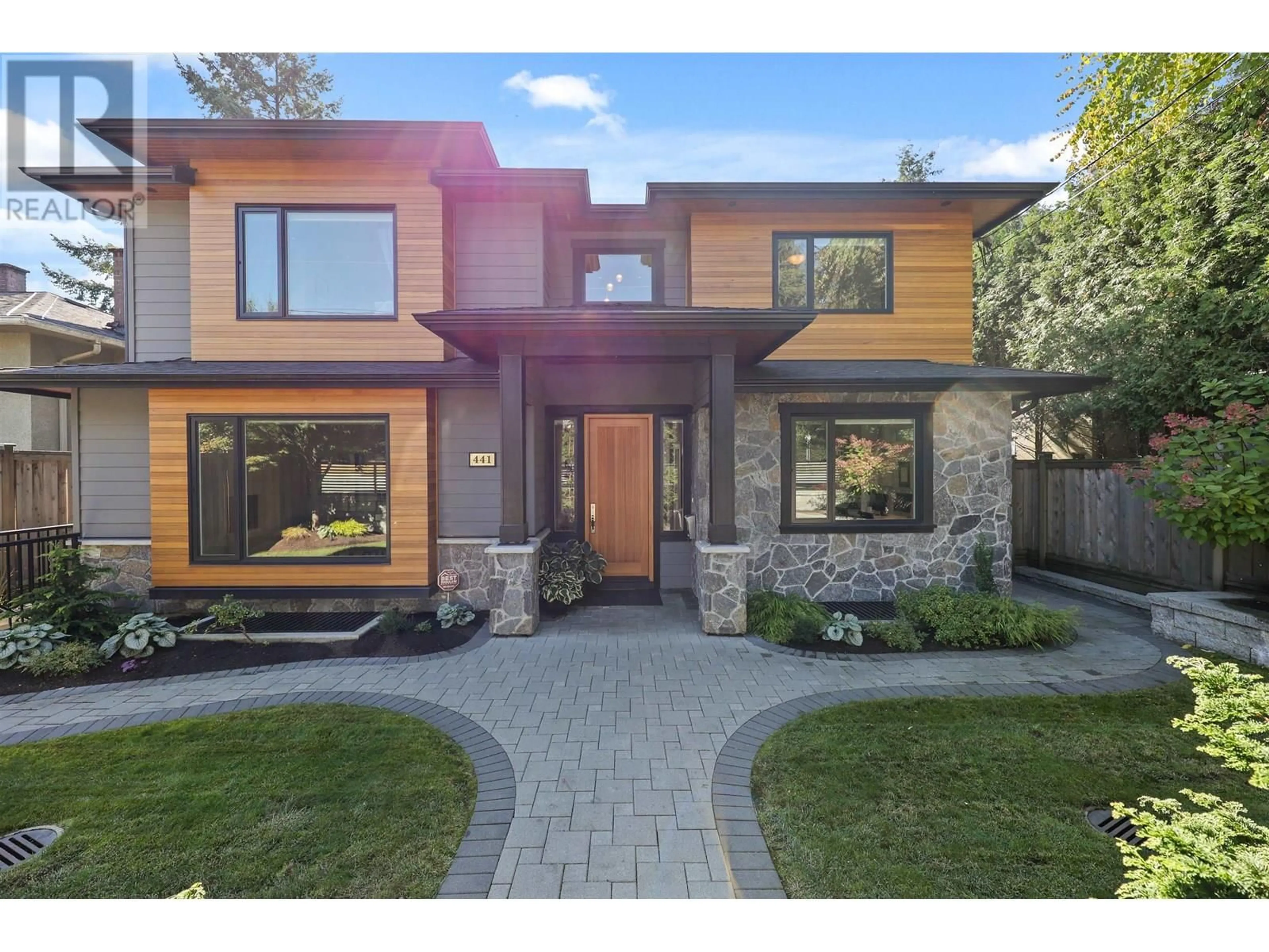 Home with brick exterior material, street for 441 KEITH ROAD, North Vancouver British Columbia V7L1W1