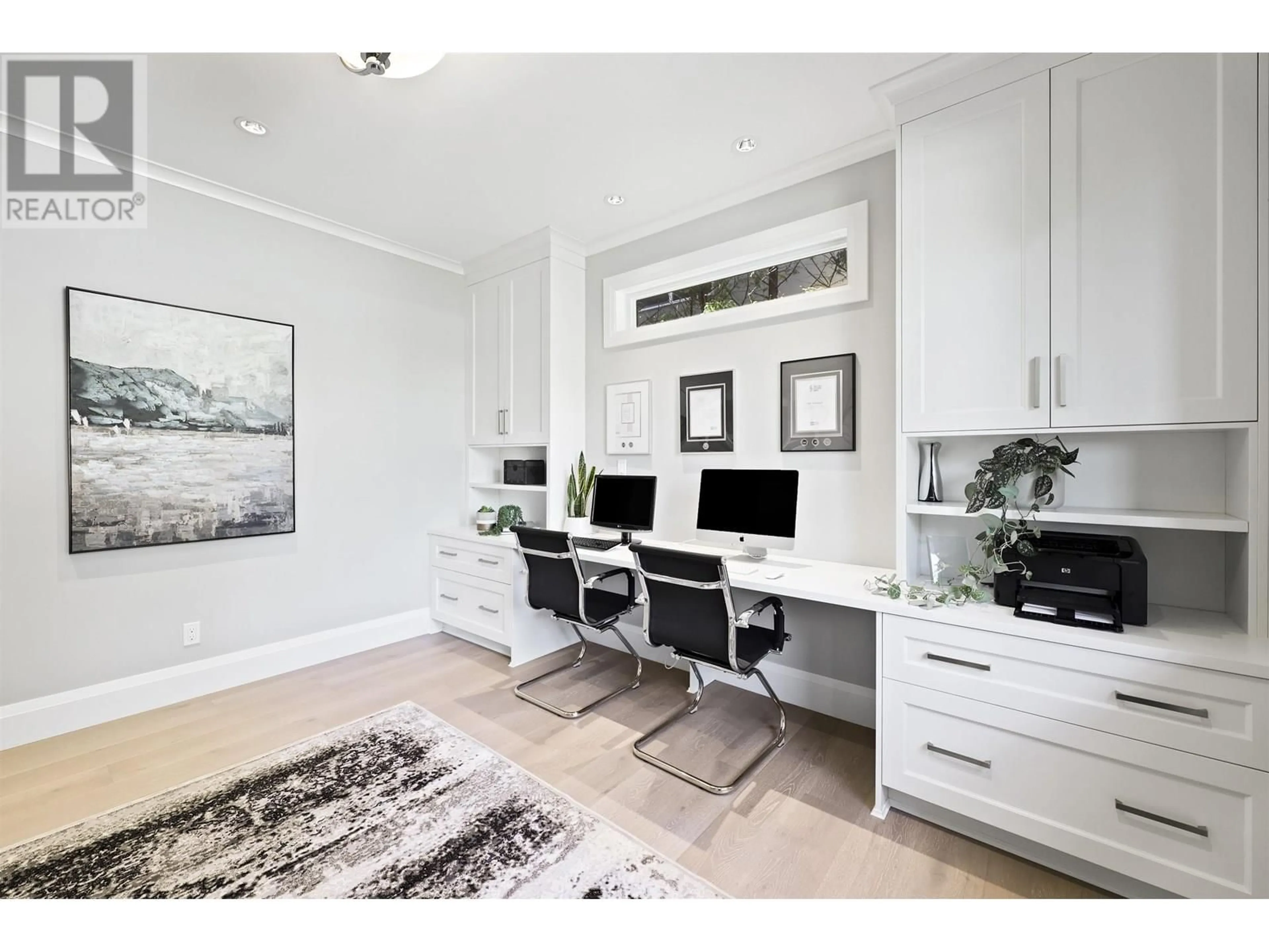 A pic of a room for 441 KEITH ROAD, North Vancouver British Columbia V7L1W1