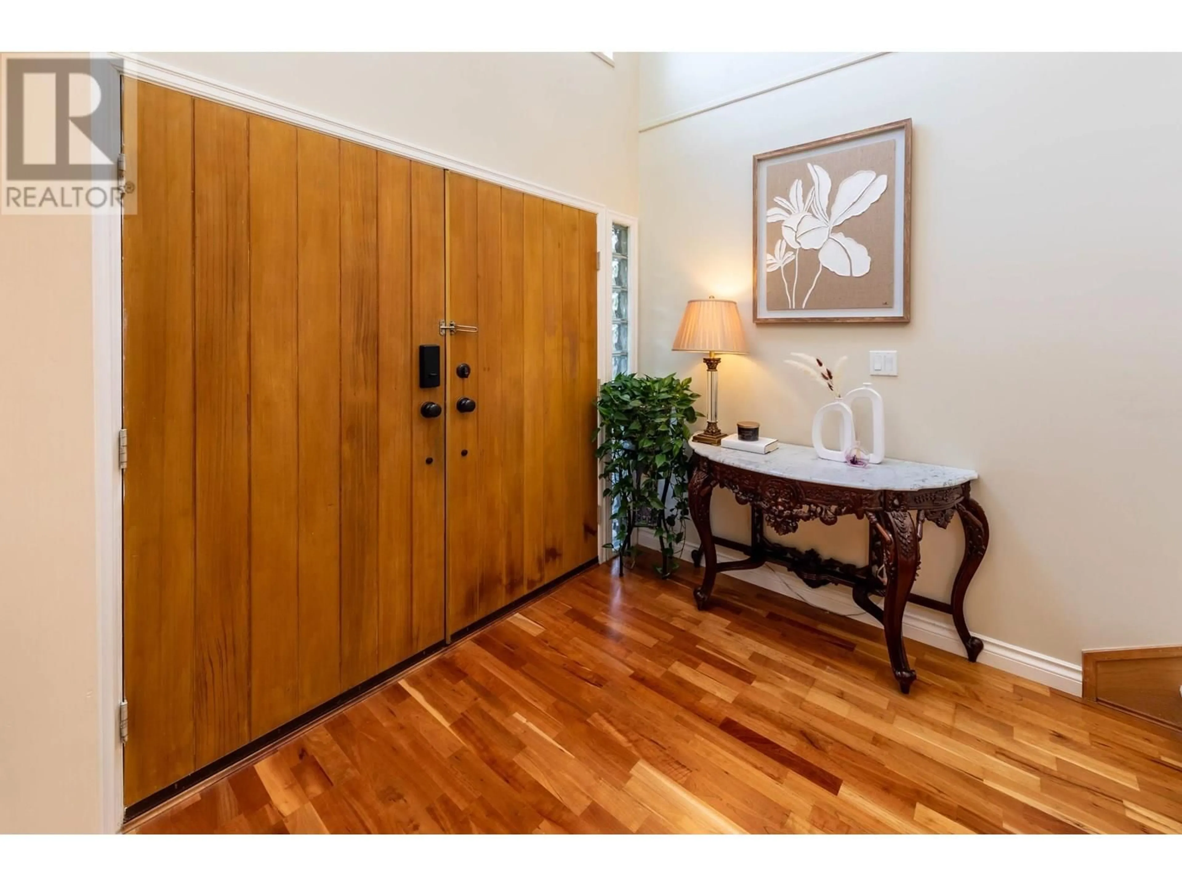 Indoor entryway for 3088 21ST AVENUE, Vancouver British Columbia V6L1L1
