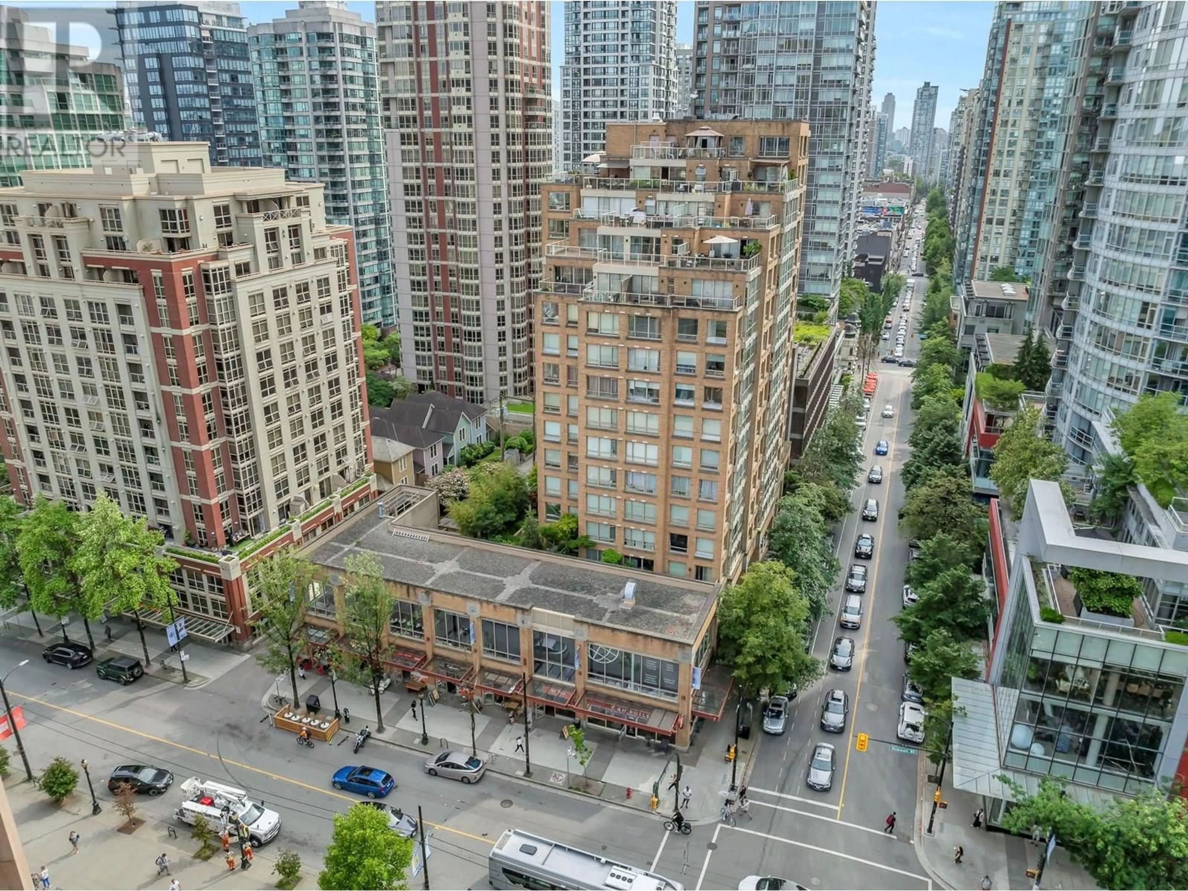 A pic from outside/outdoor area/front of a property/back of a property/a pic from drone, city buildings view from balcony for 1405 - 822 HOMER STREET, Vancouver British Columbia V6B6M3