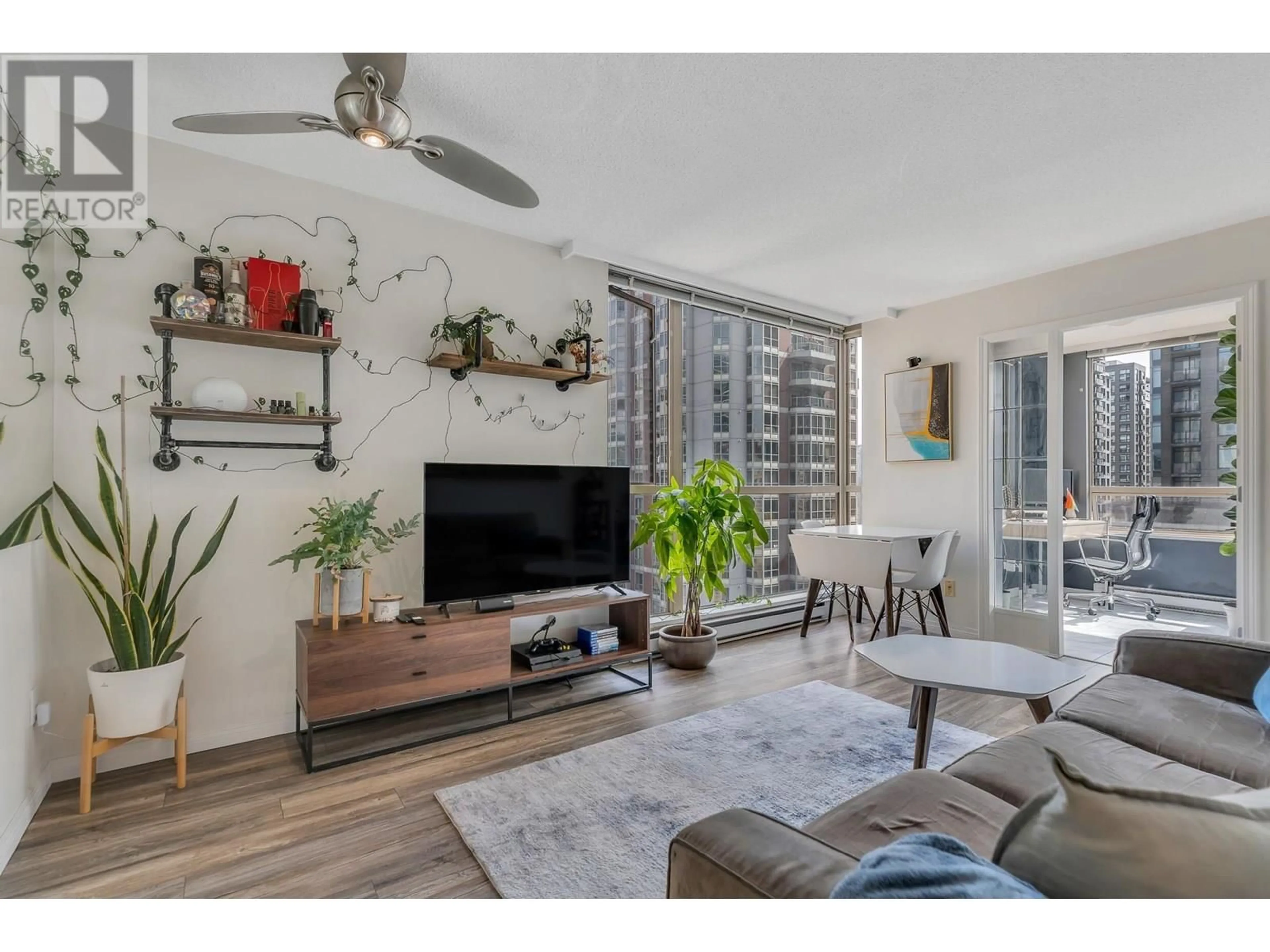 Living room with furniture, unknown for 1405 - 822 HOMER STREET, Vancouver British Columbia V6B6M3