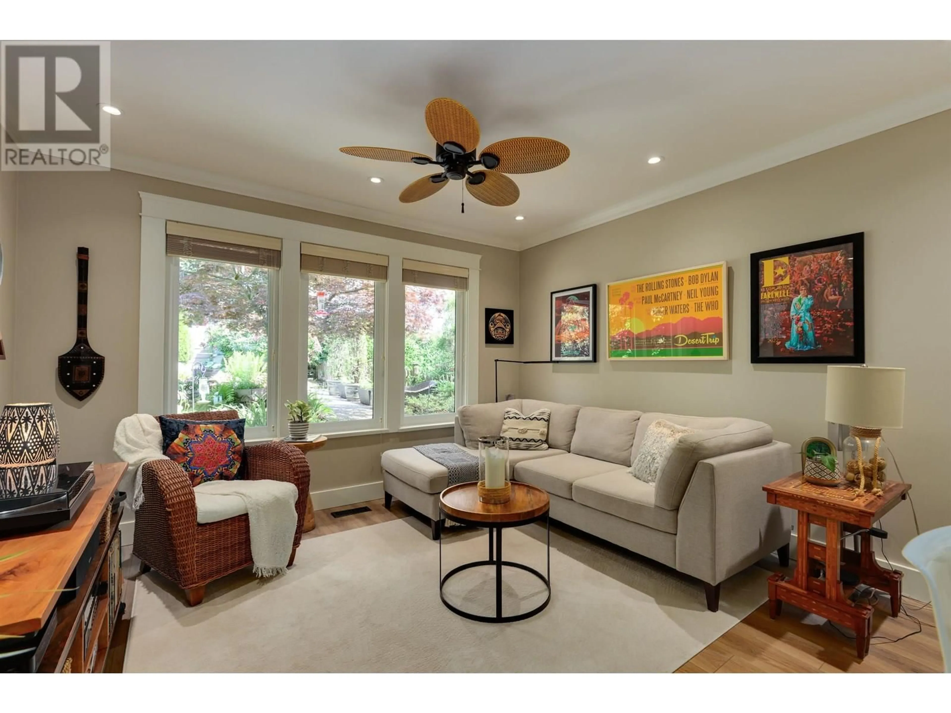 Living room with furniture, unknown for 3821 LONSDALE AVENUE, North Vancouver British Columbia V7N3K8