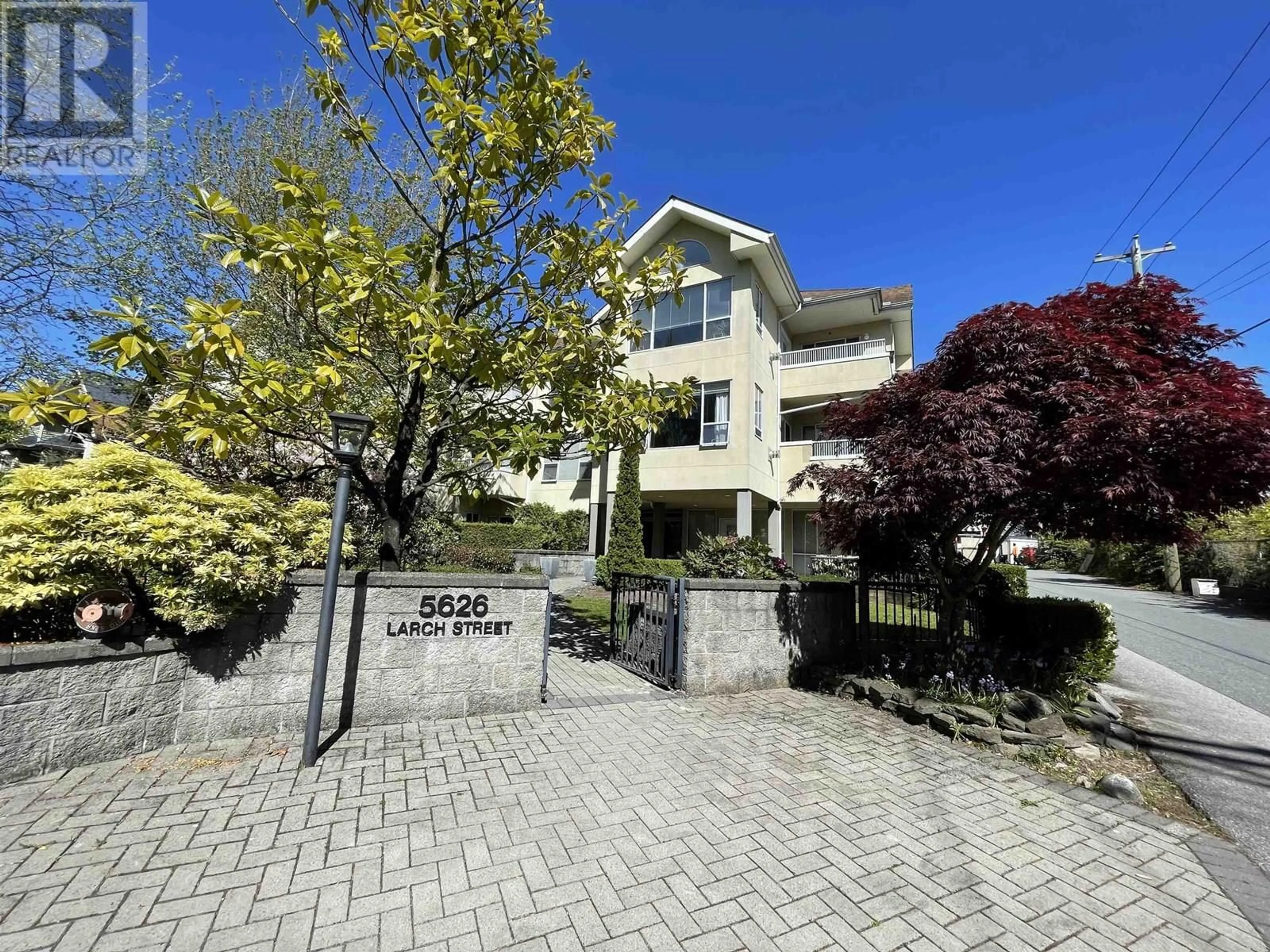 A pic from outside/outdoor area/front of a property/back of a property/a pic from drone, street for 204 - 5626 LARCH STREET, Vancouver British Columbia V6M4E1