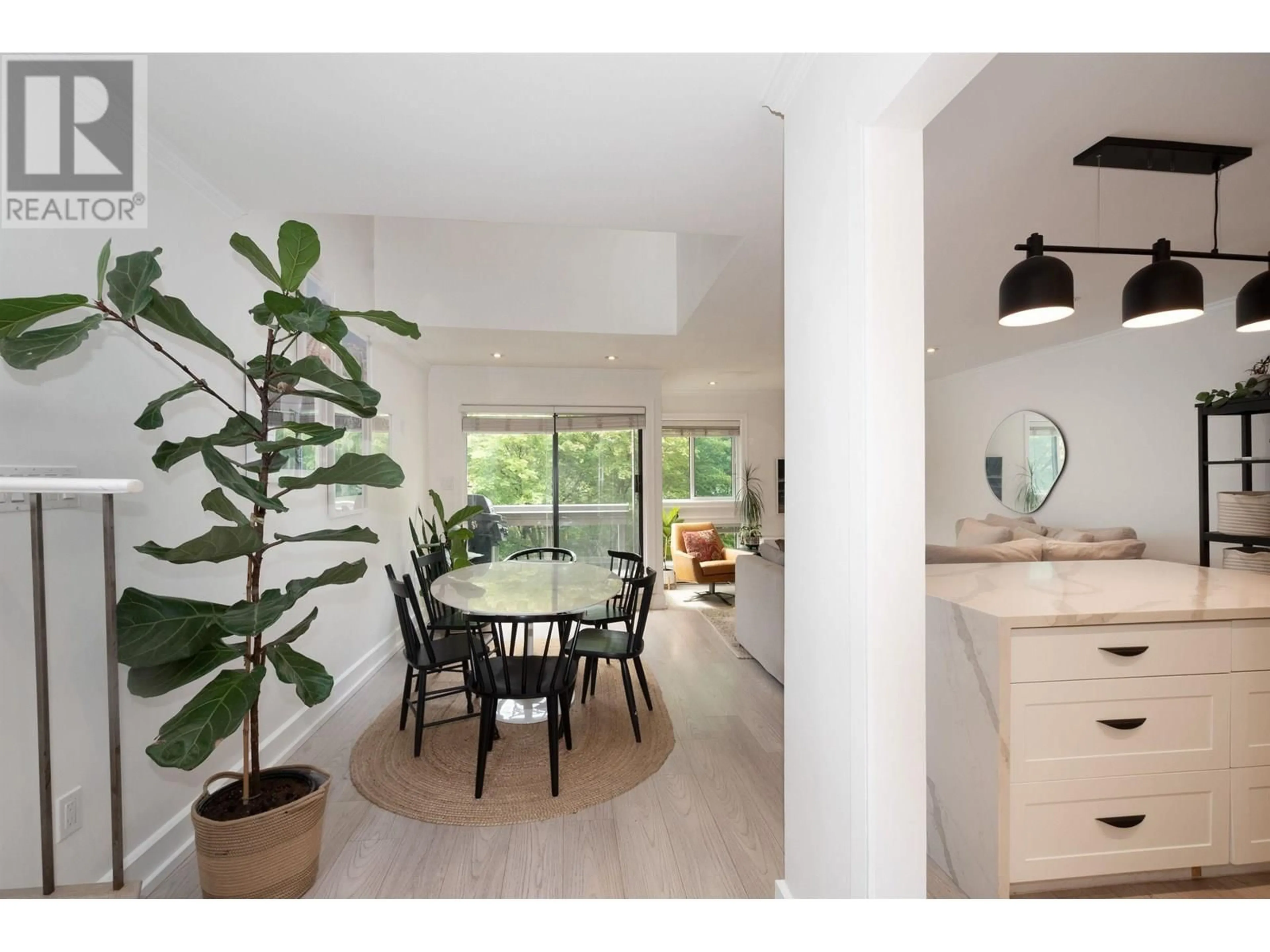 Unknown for 305 - 1299 7TH AVENUE, Vancouver British Columbia V6H1B7