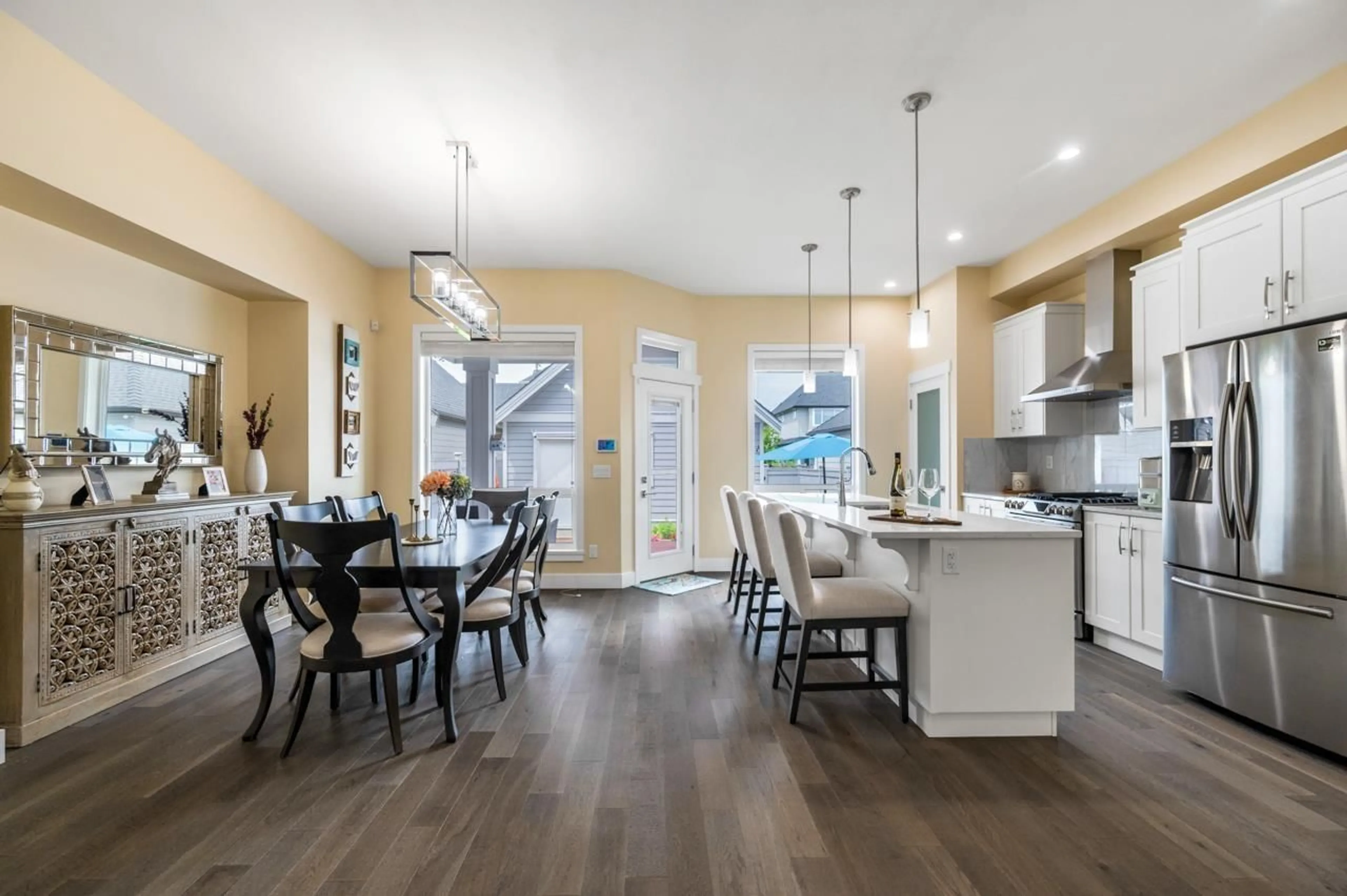 Open concept kitchen, unknown for 2509 164A, Surrey British Columbia V3Z0S2