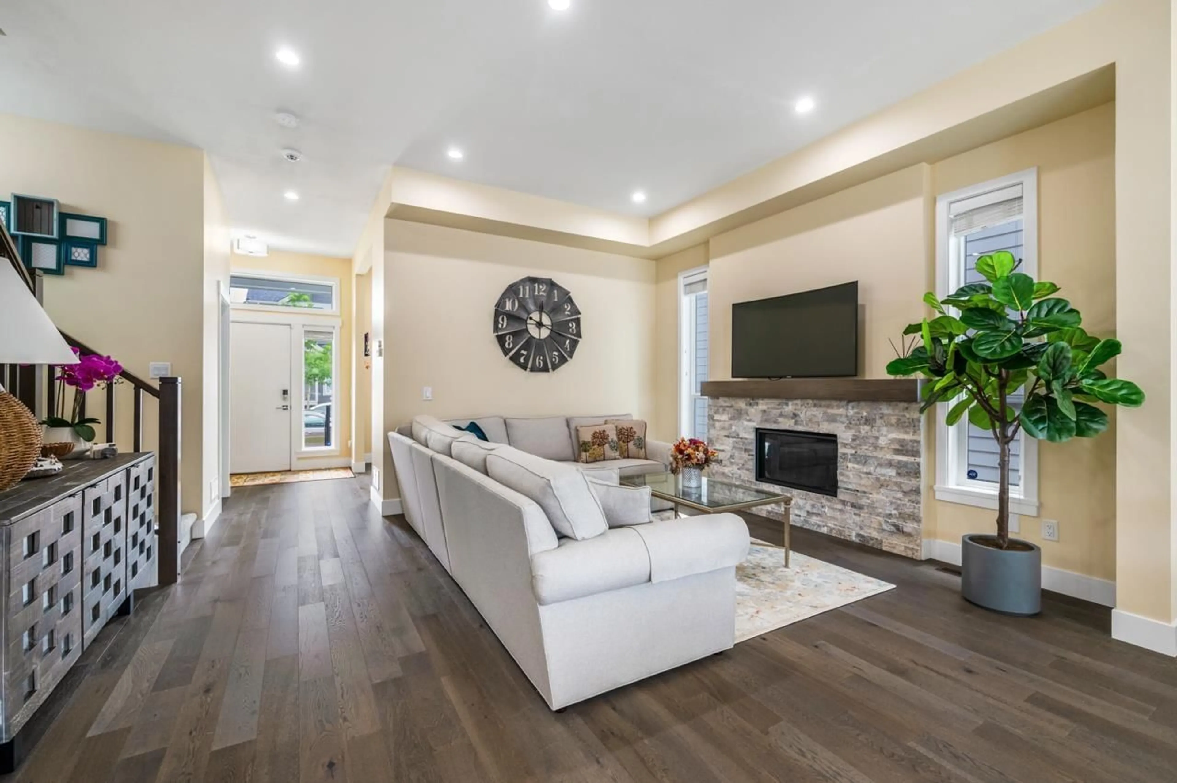 Living room with furniture, unknown for 2509 164A, Surrey British Columbia V3Z0S2