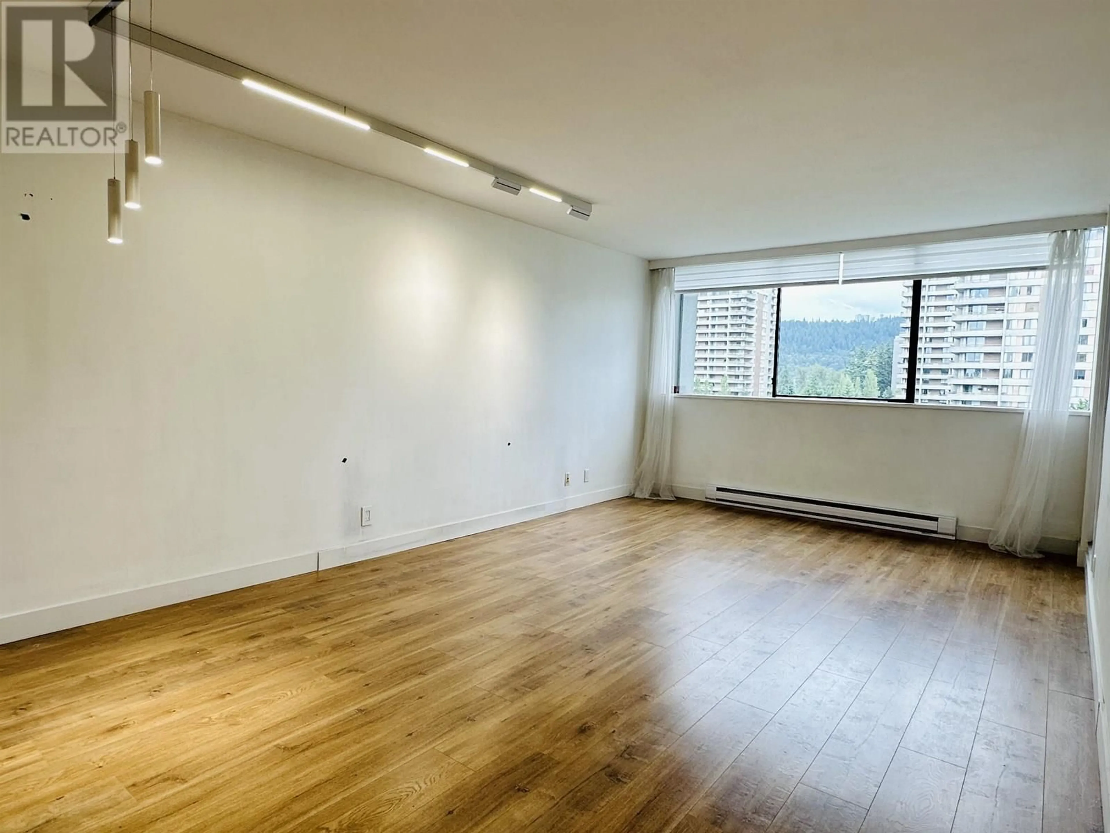 A pic of a room for 1403 - 9521 CARDSTON CRESCENT, Burnaby British Columbia V3N4R8