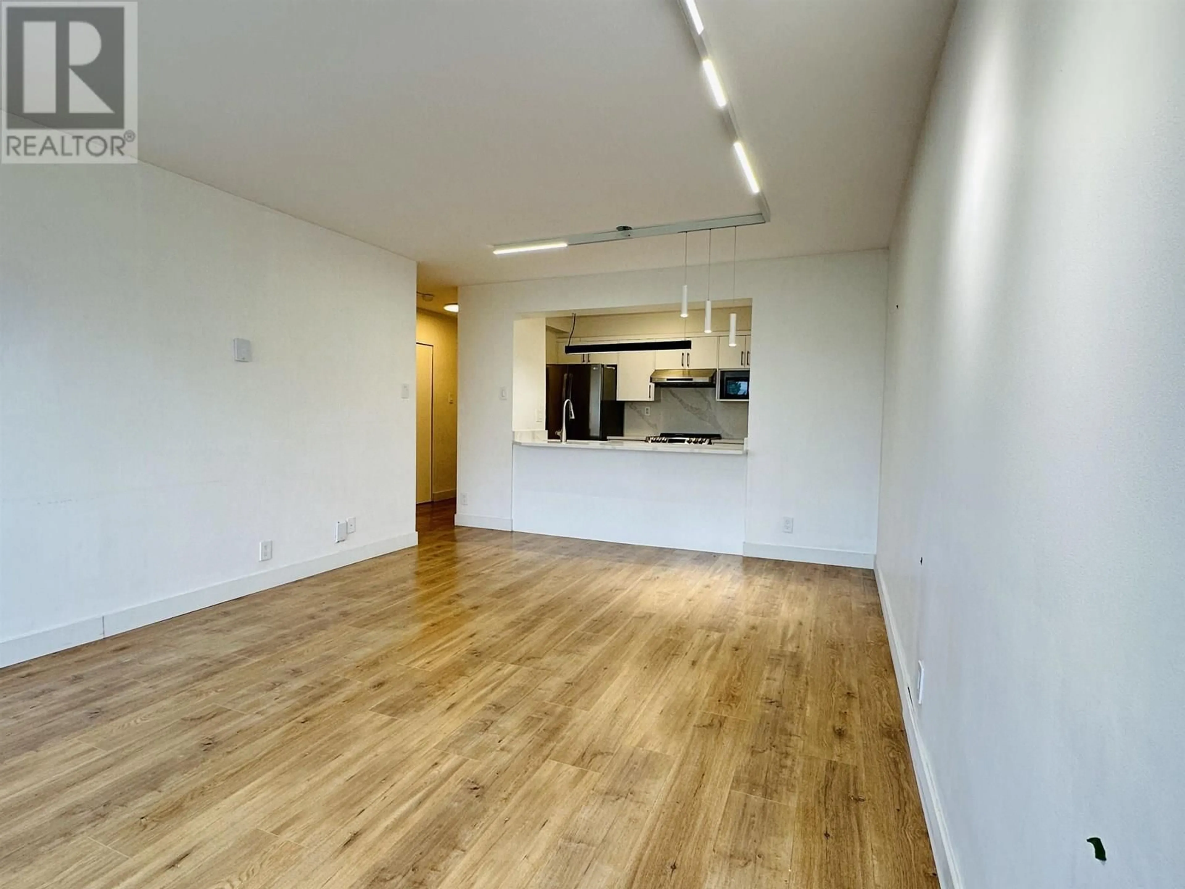 A pic of a room for 1403 - 9521 CARDSTON CRESCENT, Burnaby British Columbia V3N4R8