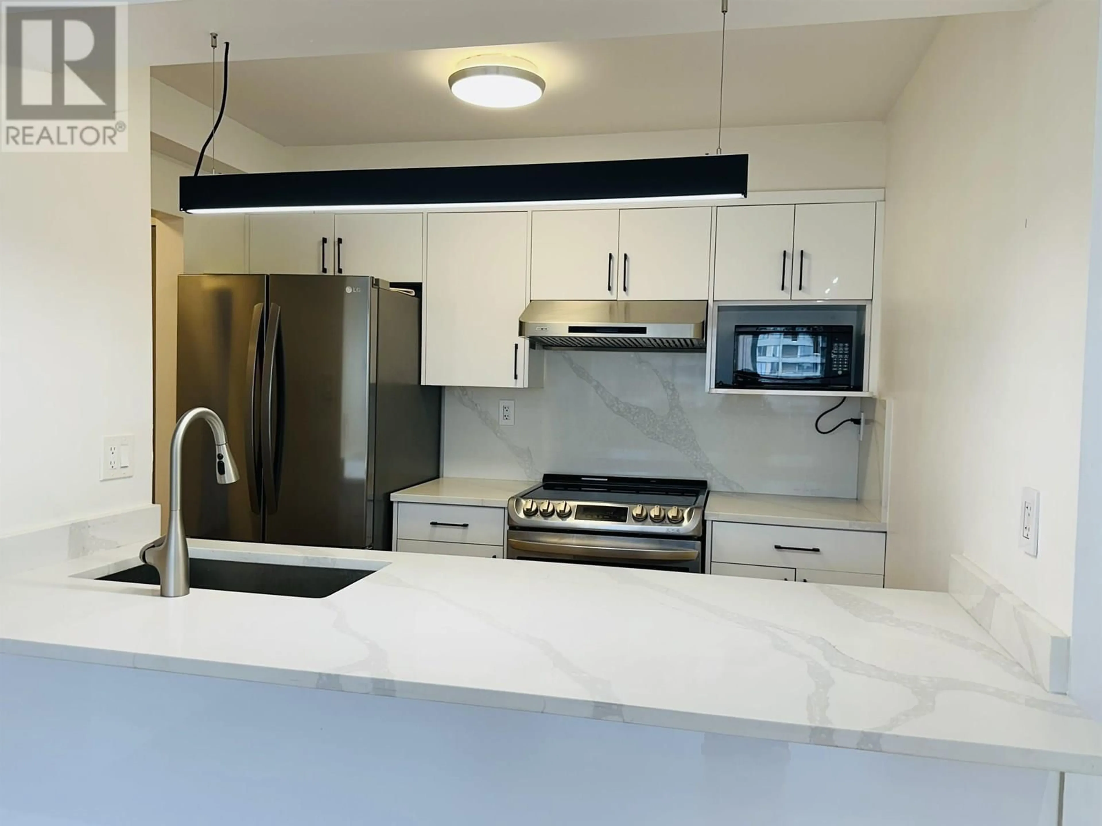 Standard kitchen, unknown for 1403 - 9521 CARDSTON CRESCENT, Burnaby British Columbia V3N4R8