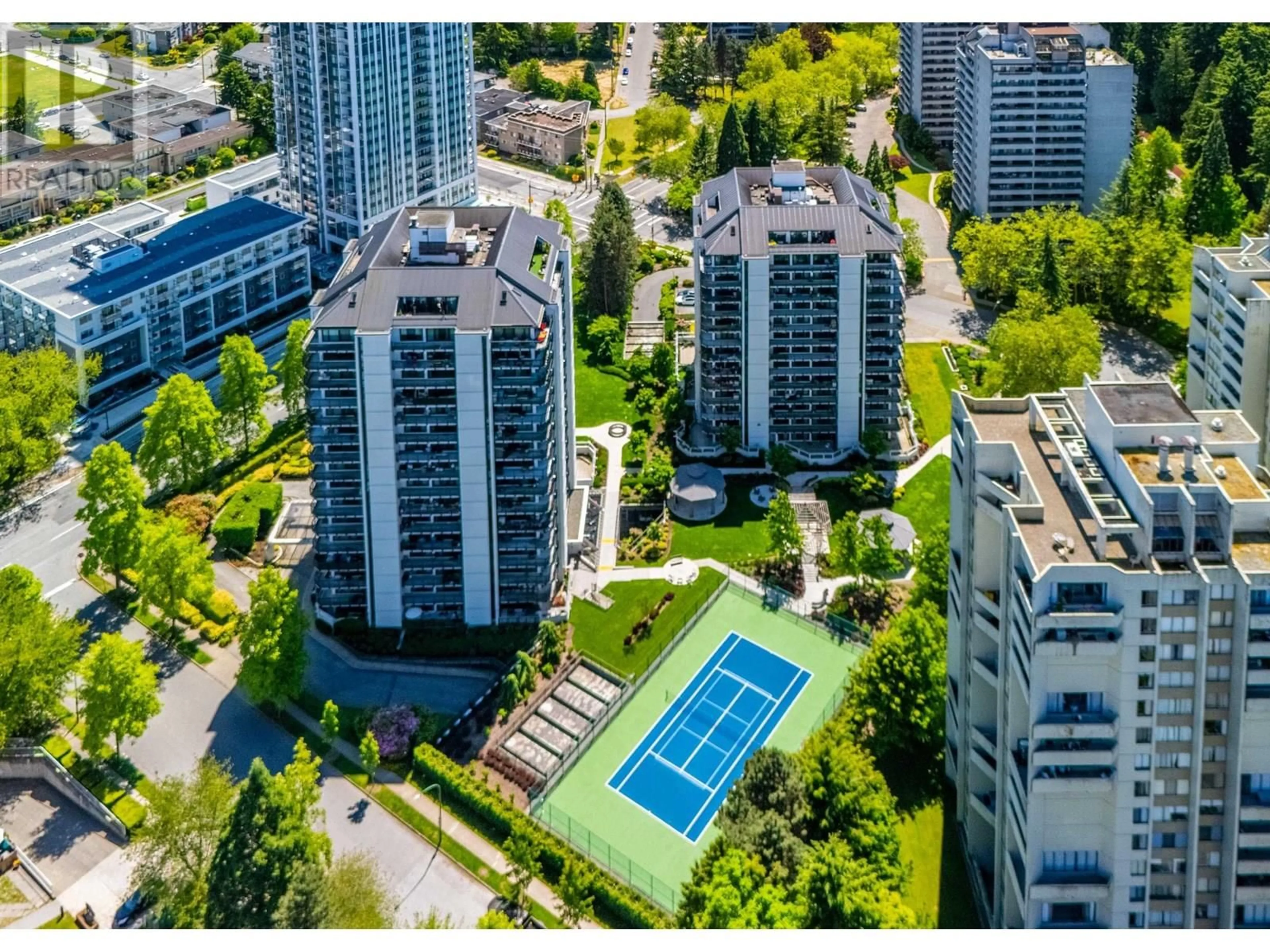 A pic from outside/outdoor area/front of a property/back of a property/a pic from drone, city buildings view from balcony for 1405 - 4165 MAYWOOD STREET, Burnaby British Columbia V5H4E3