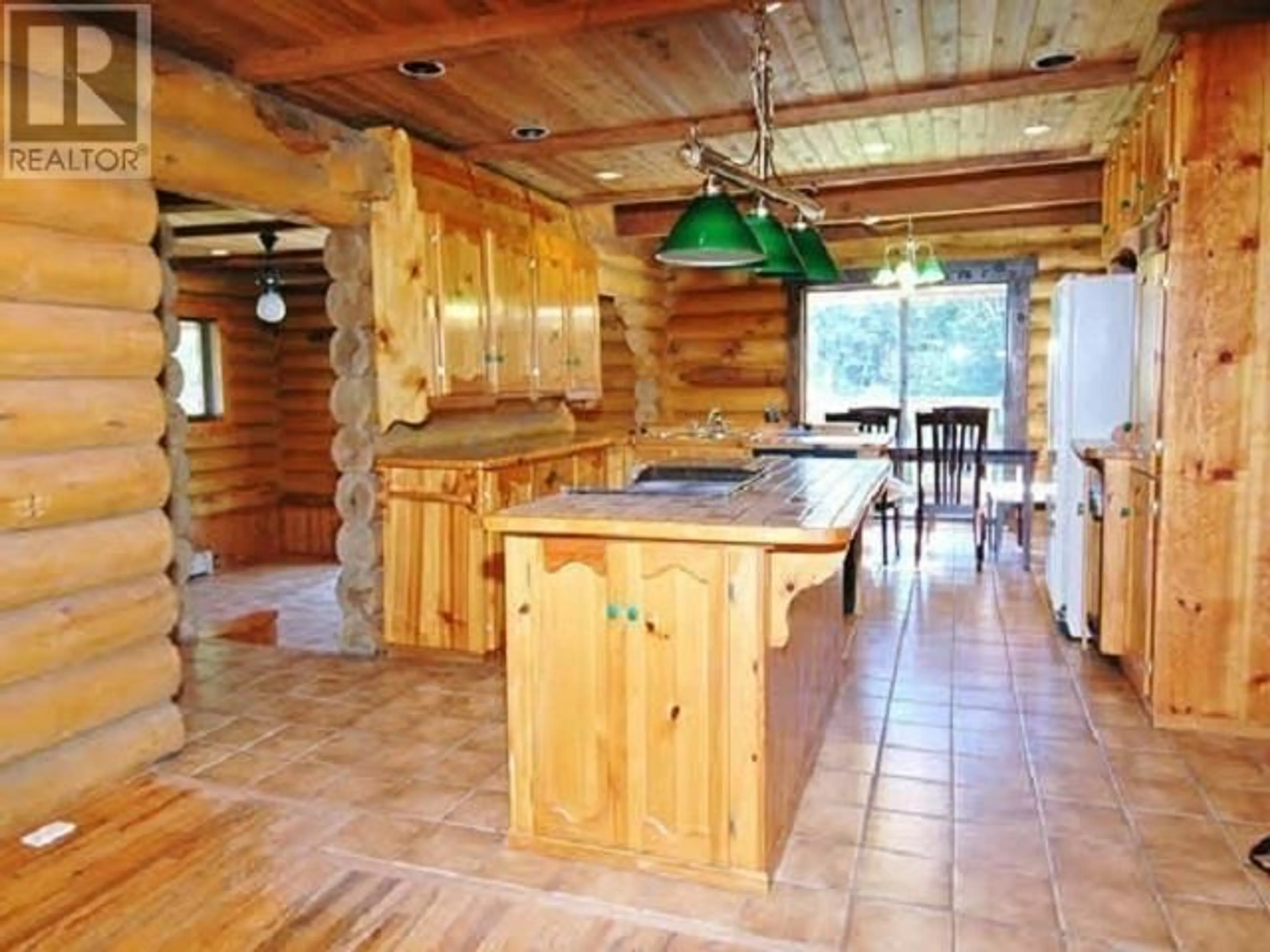 Rustic kitchen, unknown for 26651 CUNNINGHAM AVENUE, Maple Ridge British Columbia V2W1M8