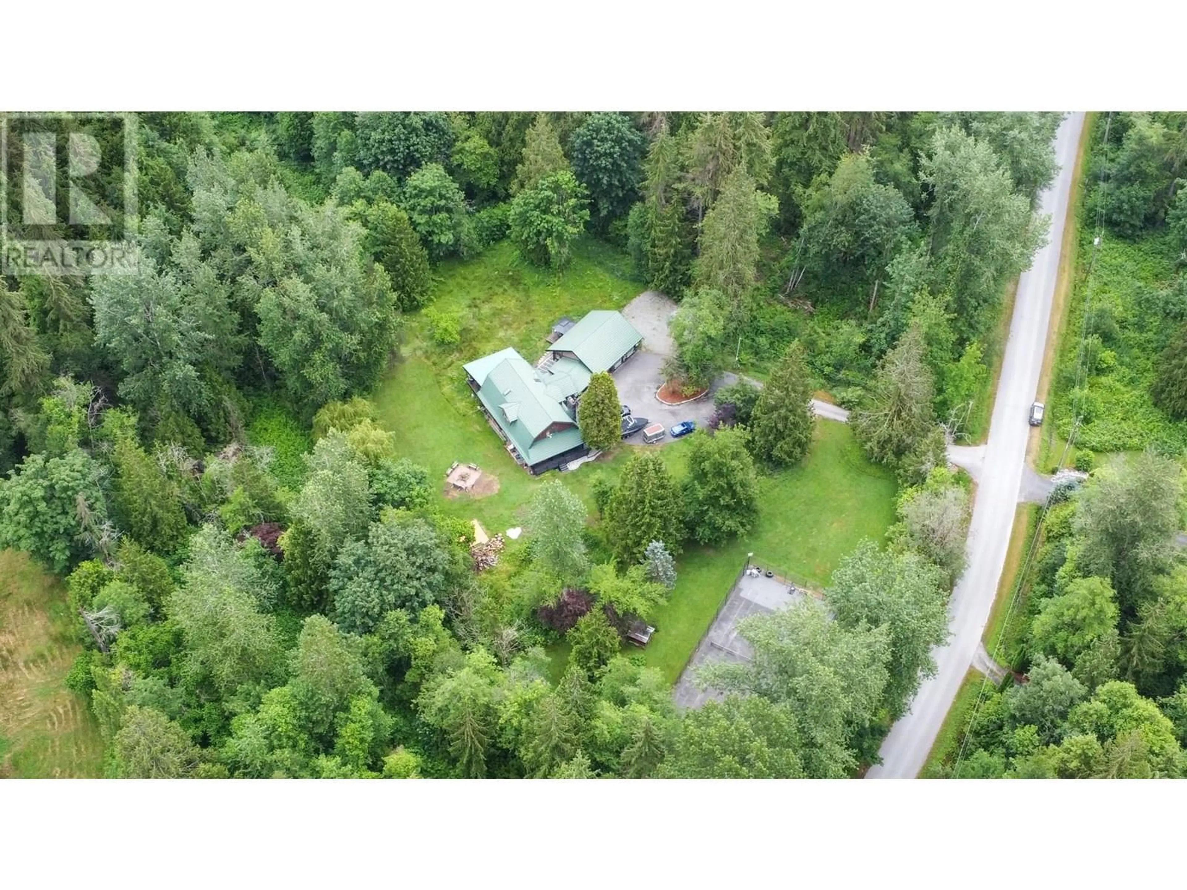 A pic from outside/outdoor area/front of a property/back of a property/a pic from drone, forest/trees view for 26651 CUNNINGHAM AVENUE, Maple Ridge British Columbia V2W1M8