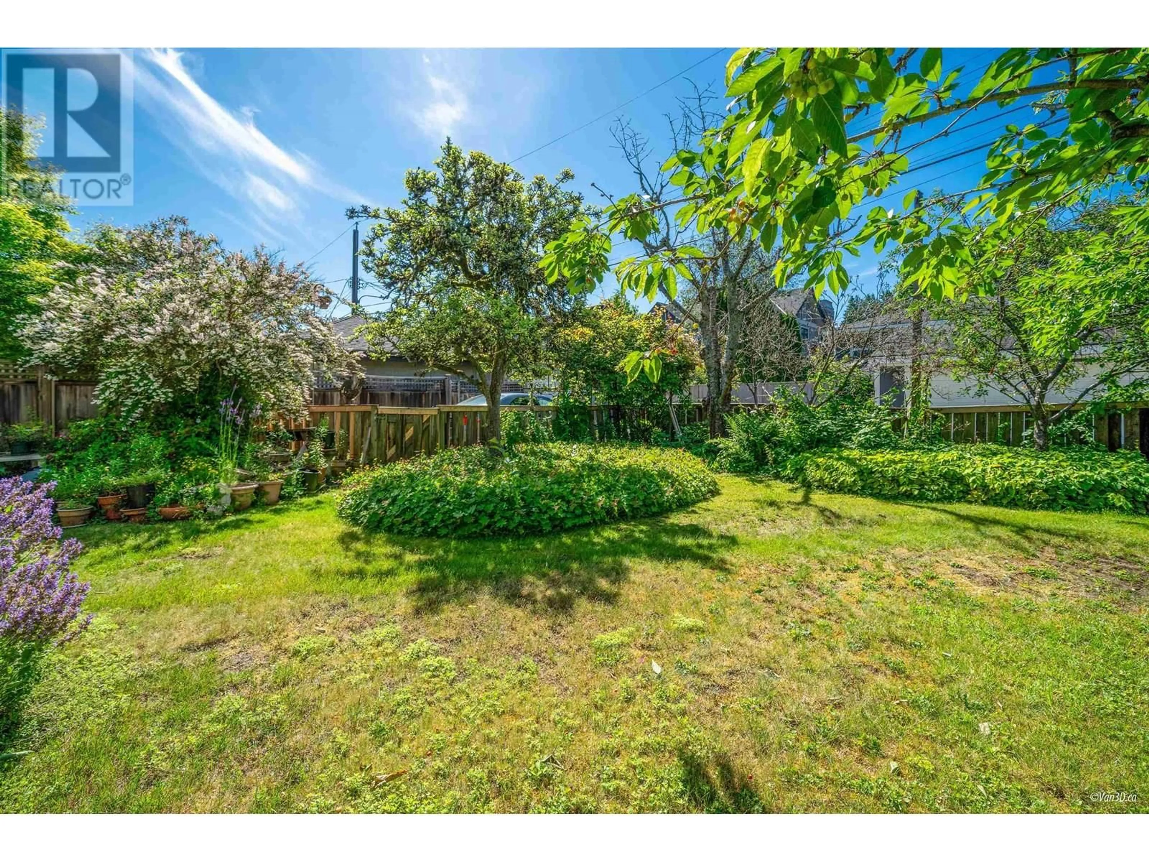A pic from outside/outdoor area/front of a property/back of a property/a pic from drone, unknown for 3550 28TH AVENUE, Vancouver British Columbia V6S1S2