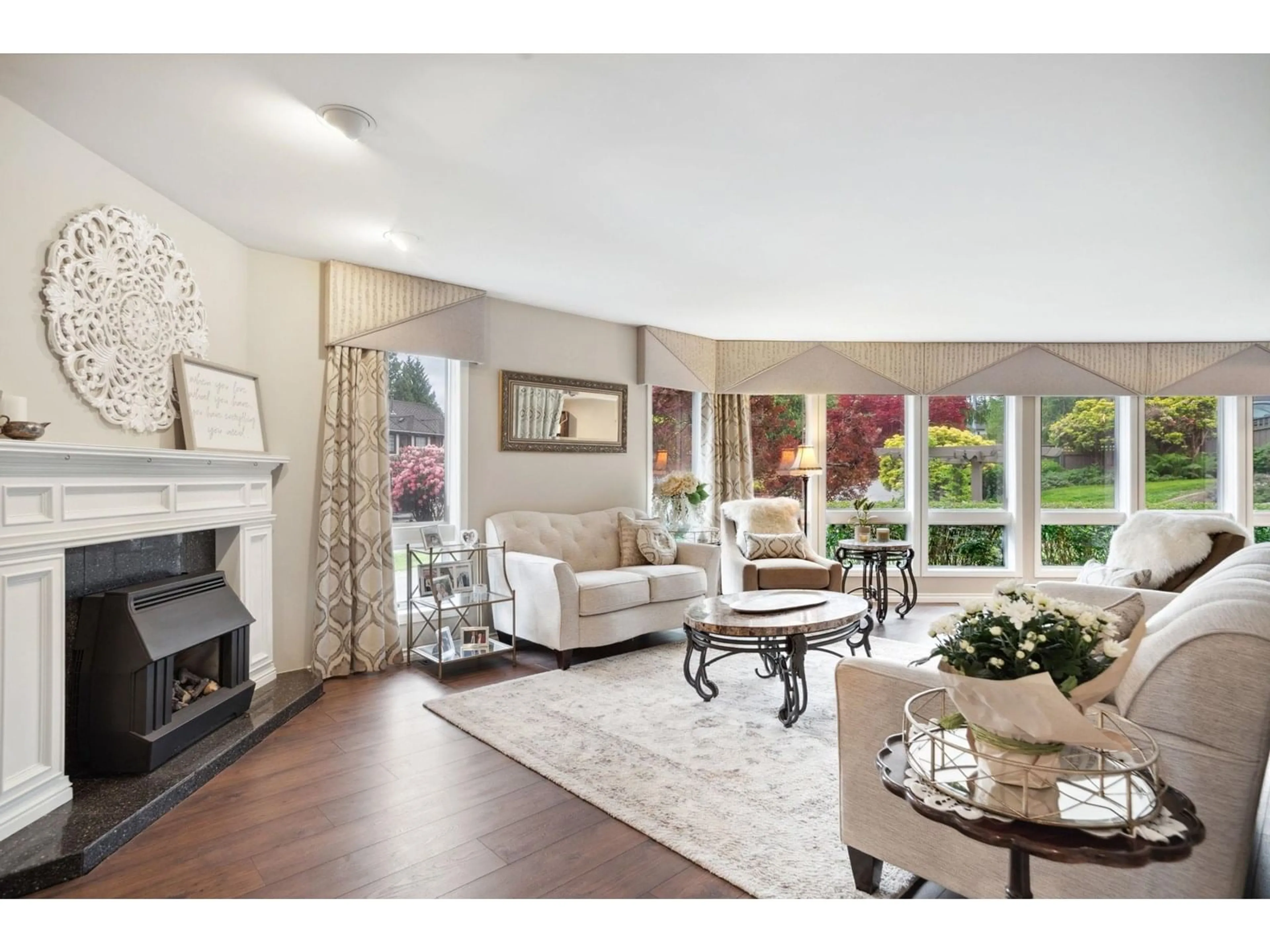 Living room with furniture, unknown for 15048 73B, Surrey British Columbia V3S7H5