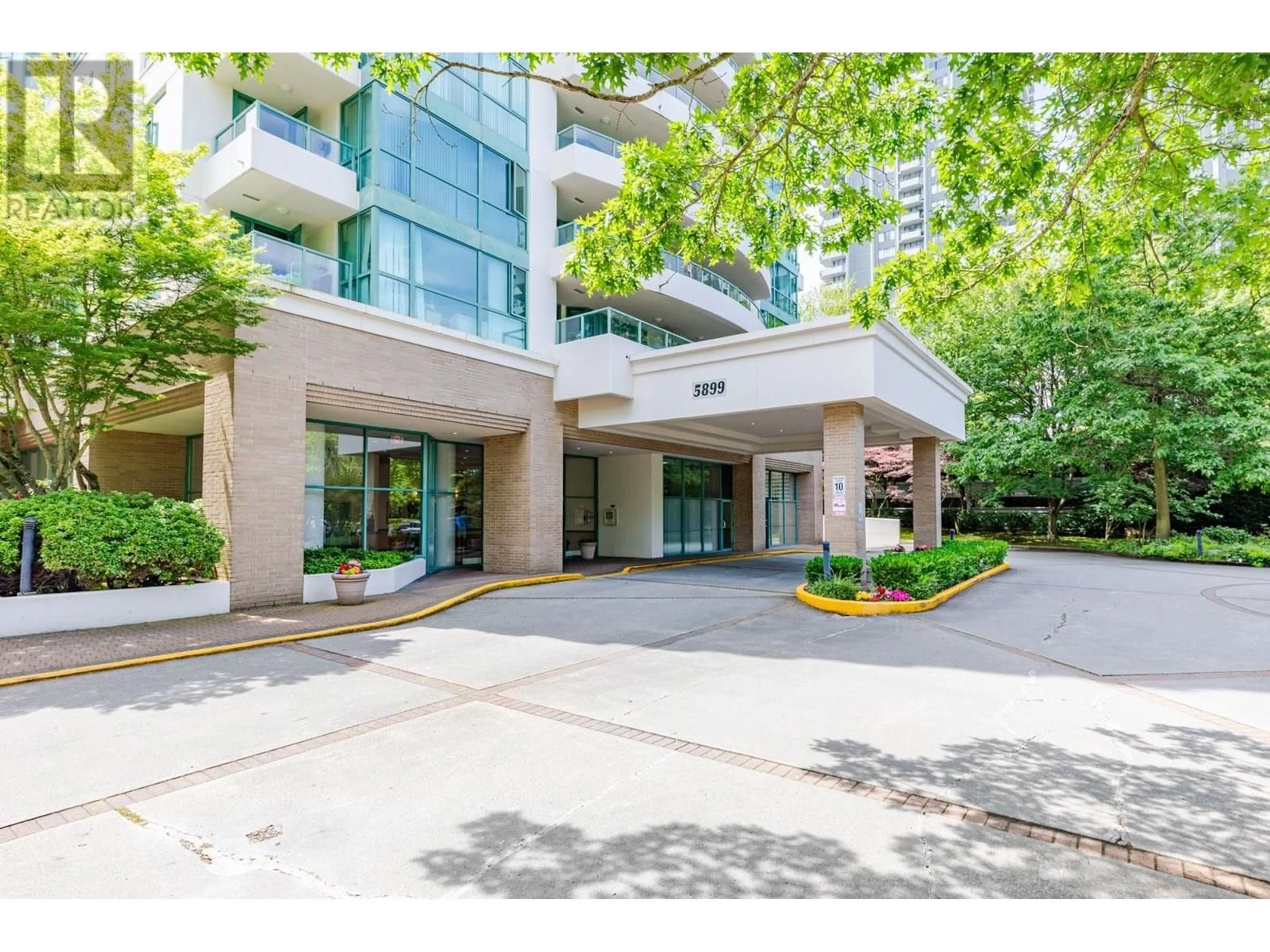 Indoor foyer for 802 - 5899 WILSON AVENUE, Burnaby British Columbia V5H4R9