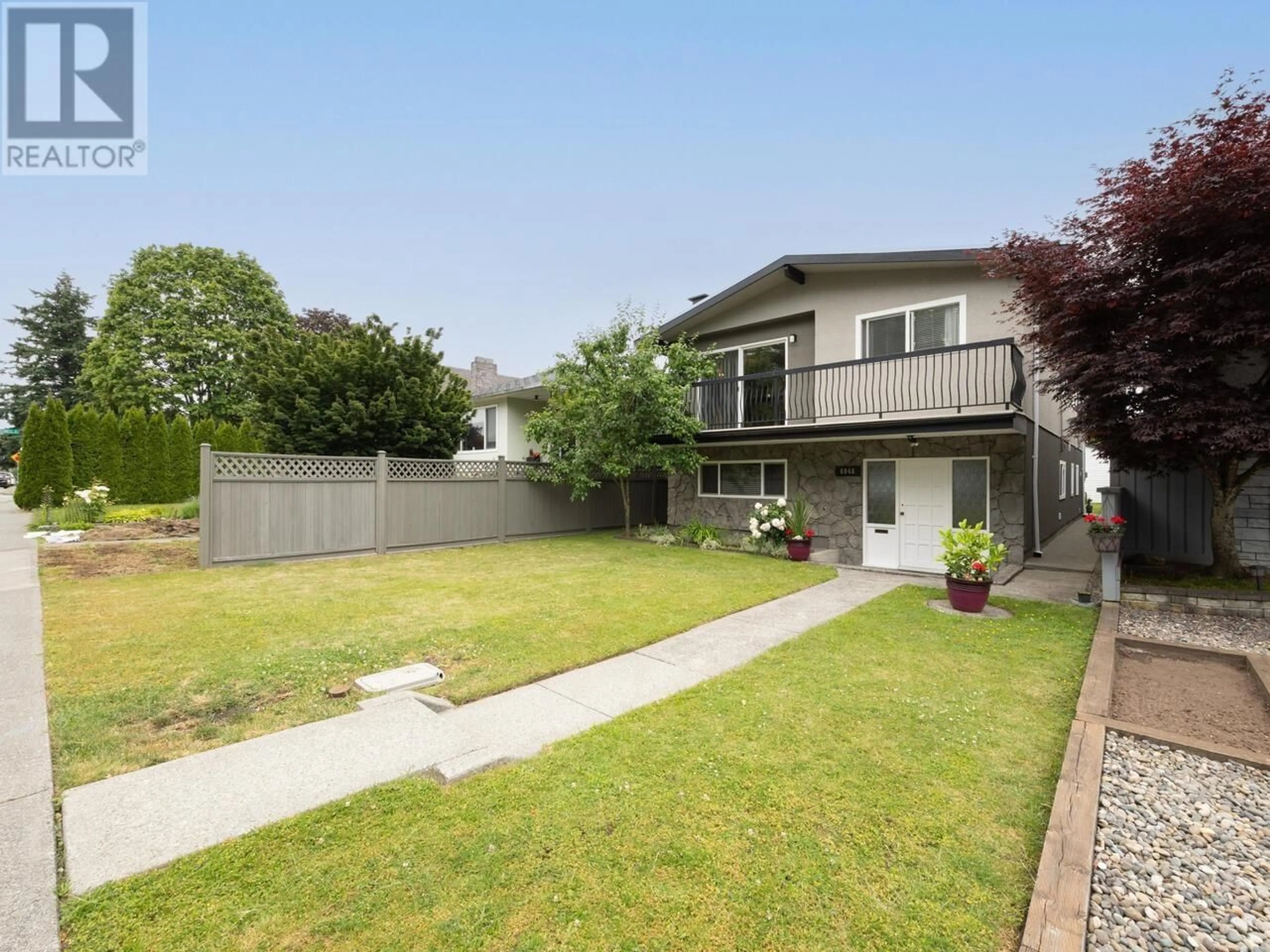 A pic from outside/outdoor area/front of a property/back of a property/a pic from drone, street for 6948 SPERLING AVENUE, Burnaby British Columbia V5E2W2