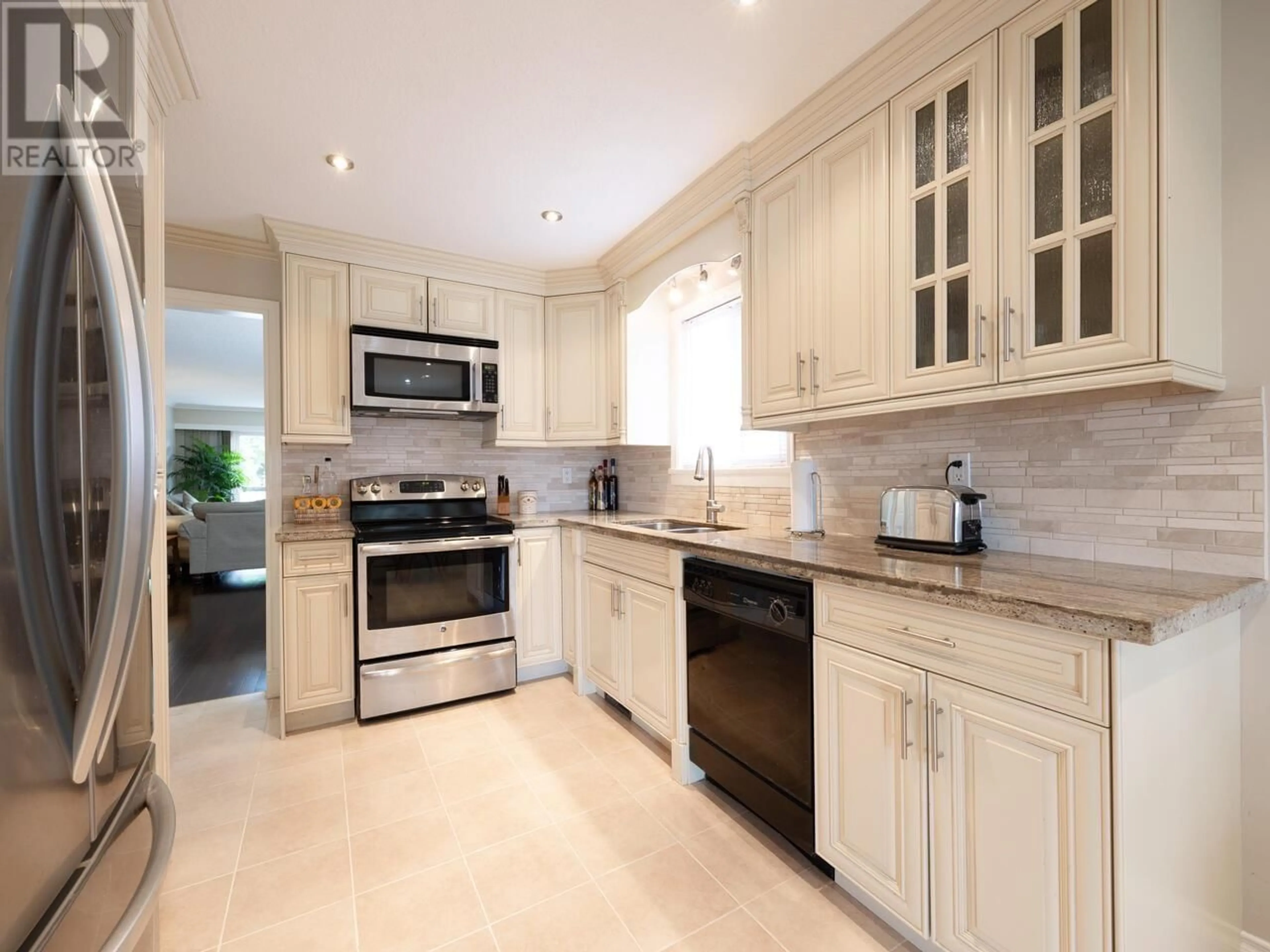 Open concept kitchen, ceramic/tile floor for 6948 SPERLING AVENUE, Burnaby British Columbia V5E2W2