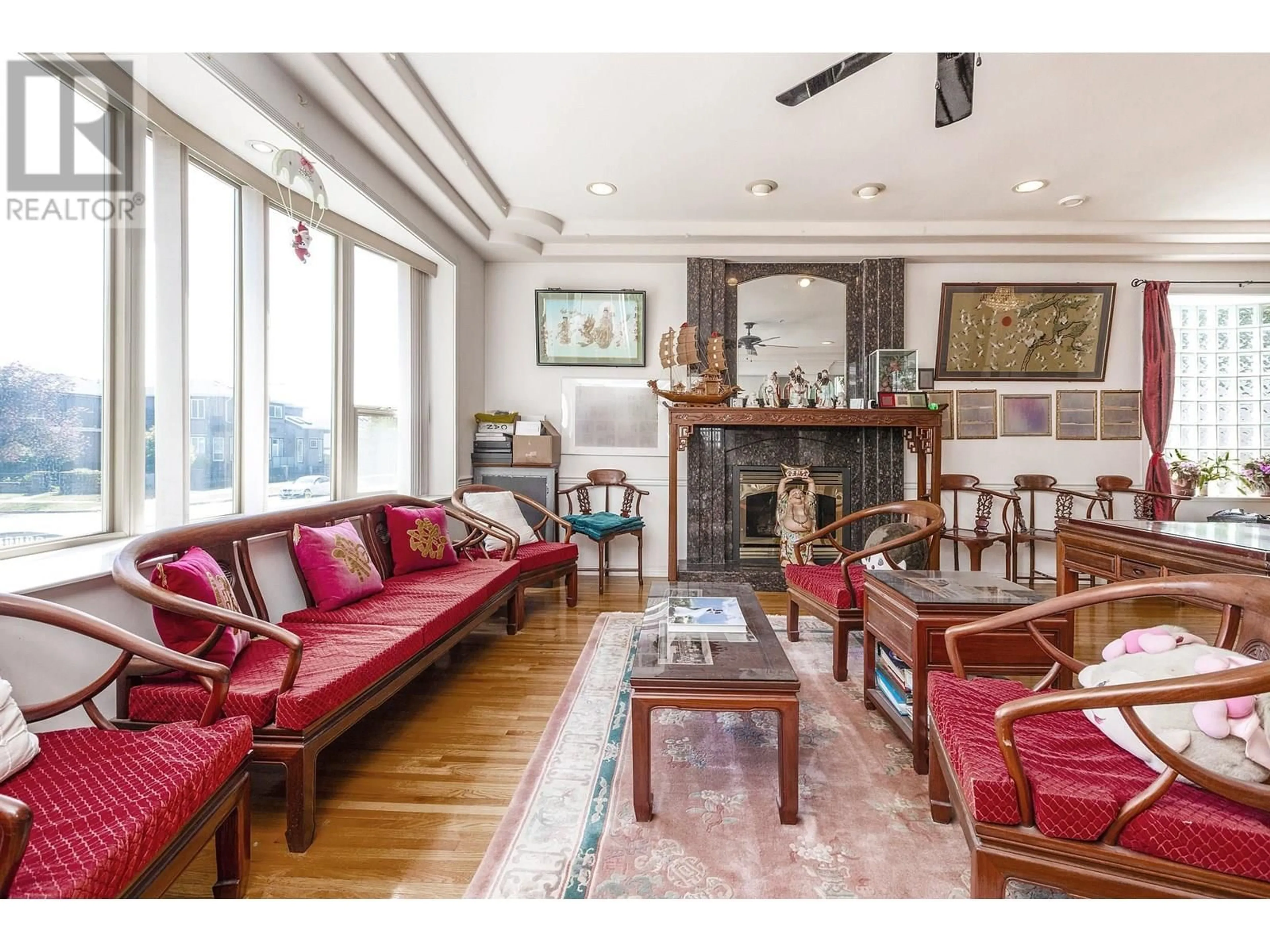 Living room with furniture, wood/laminate floor for 3361 49TH AVENUE, Vancouver British Columbia V5S1L9