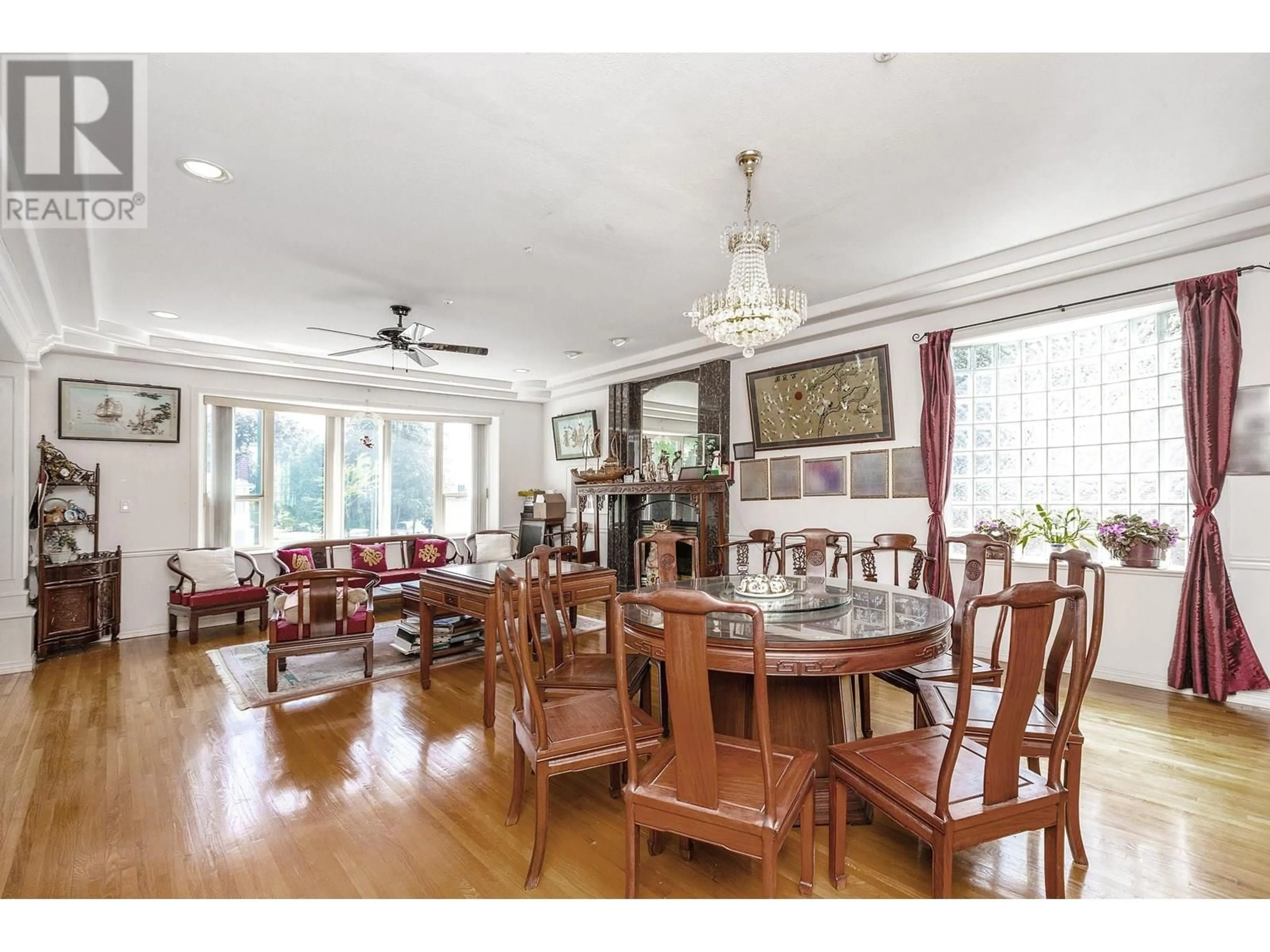 Dining room, wood/laminate floor for 3361 49TH AVENUE, Vancouver British Columbia V5S1L9