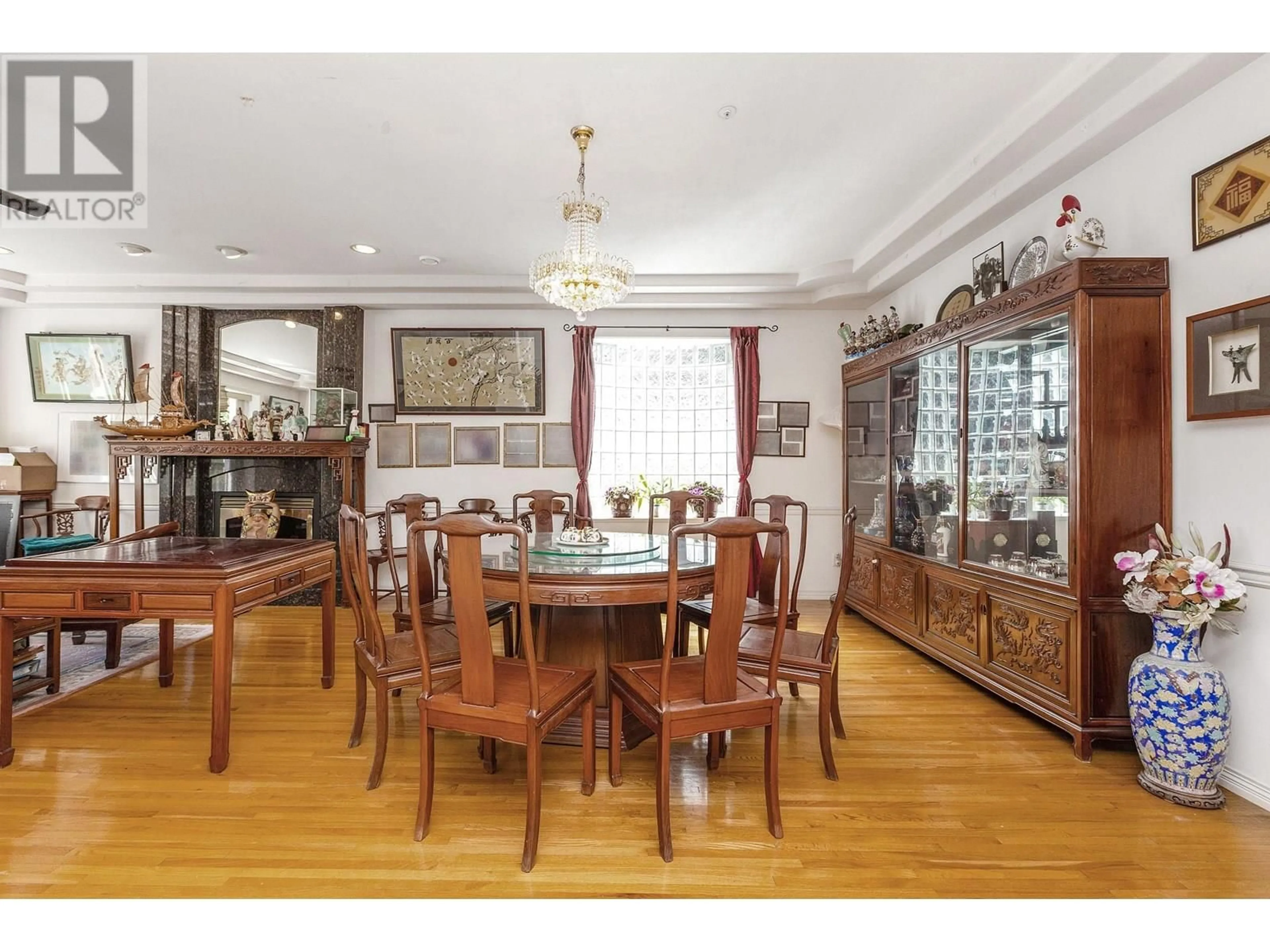 Dining room, wood/laminate floor for 3361 49TH AVENUE, Vancouver British Columbia V5S1L9