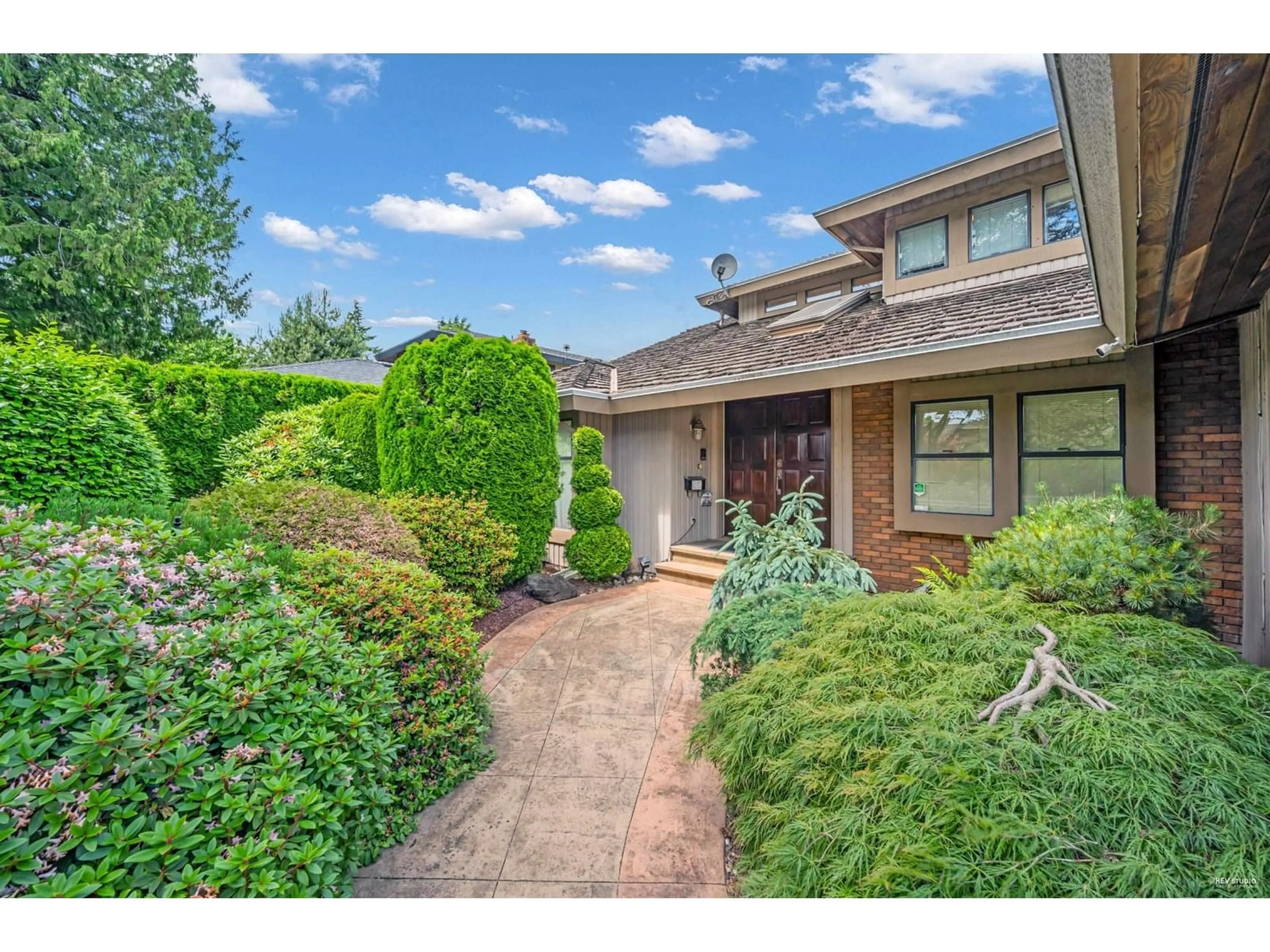 A pic from outside/outdoor area/front of a property/back of a property/a pic from drone, street for 11681 SUMMIT, Delta British Columbia V4E2Z2