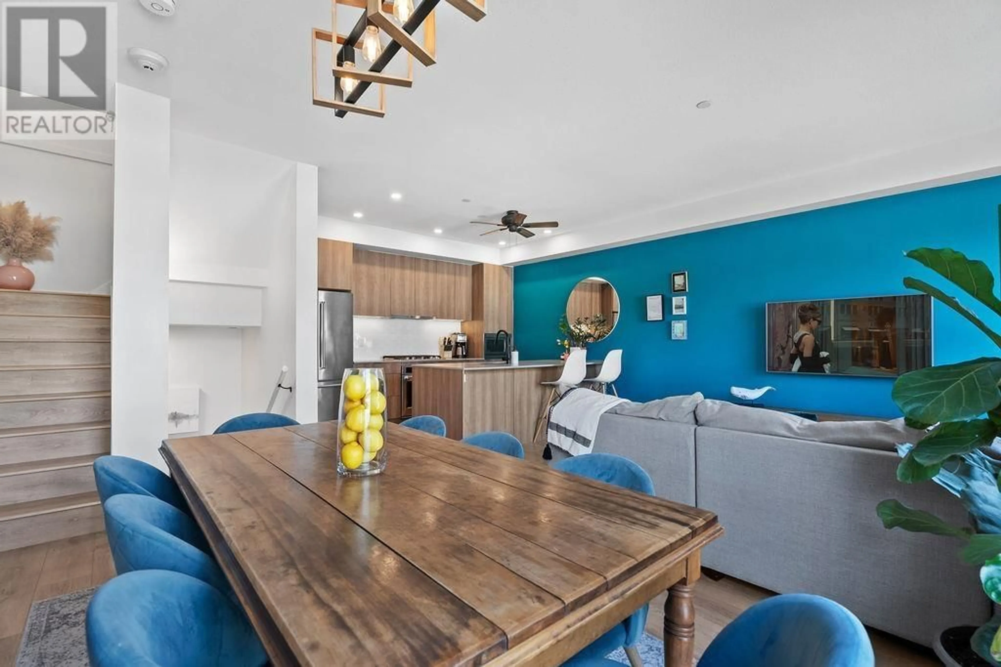 Open concept kitchen, wood/laminate floor for 34 - 533 3RD STREET, North Vancouver British Columbia V7L1G4