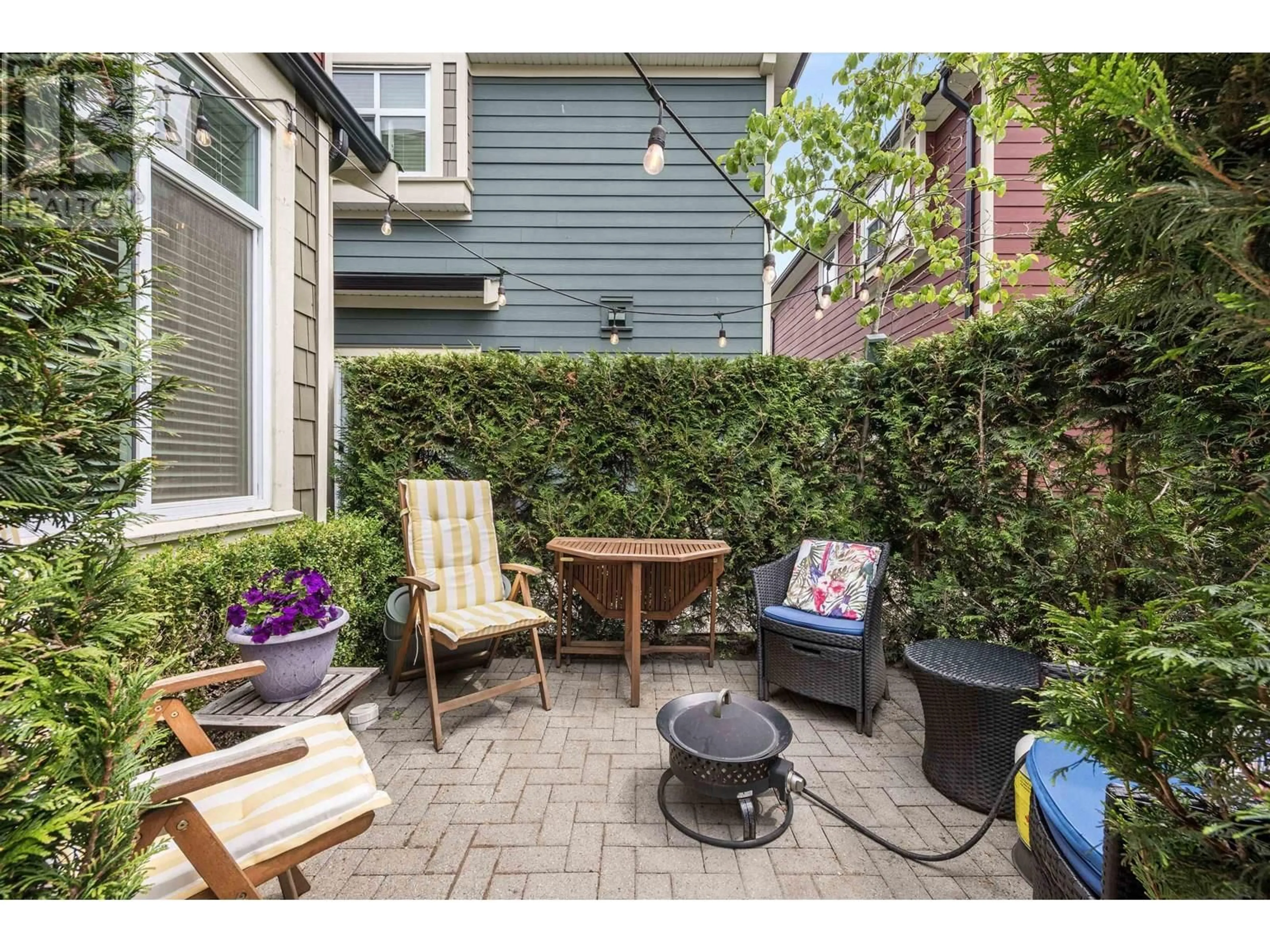 Patio, street for 4355 FLEMING STREET, Vancouver British Columbia V5N3W4