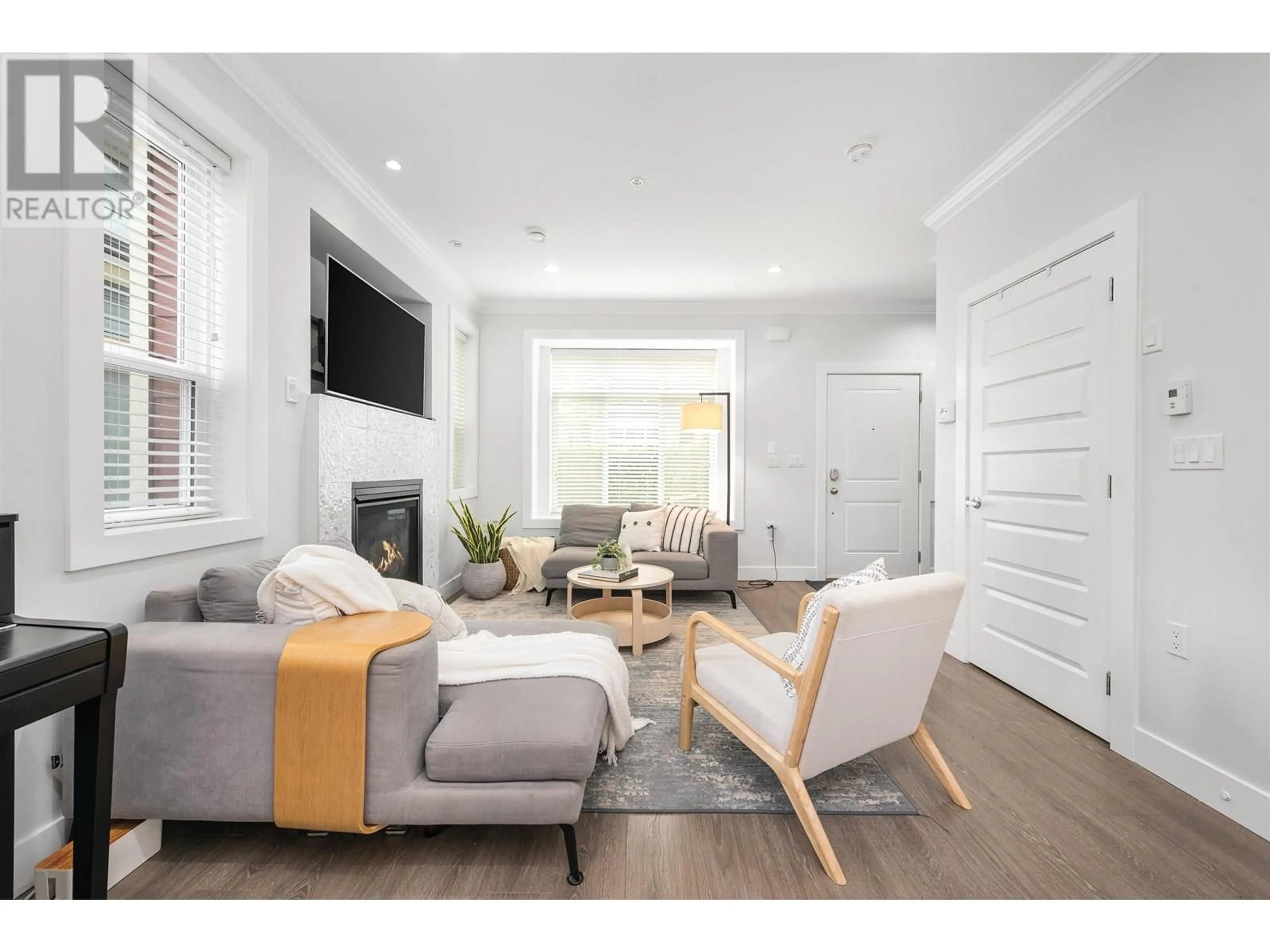 Living room with furniture, unknown for 4355 FLEMING STREET, Vancouver British Columbia V5N3W4