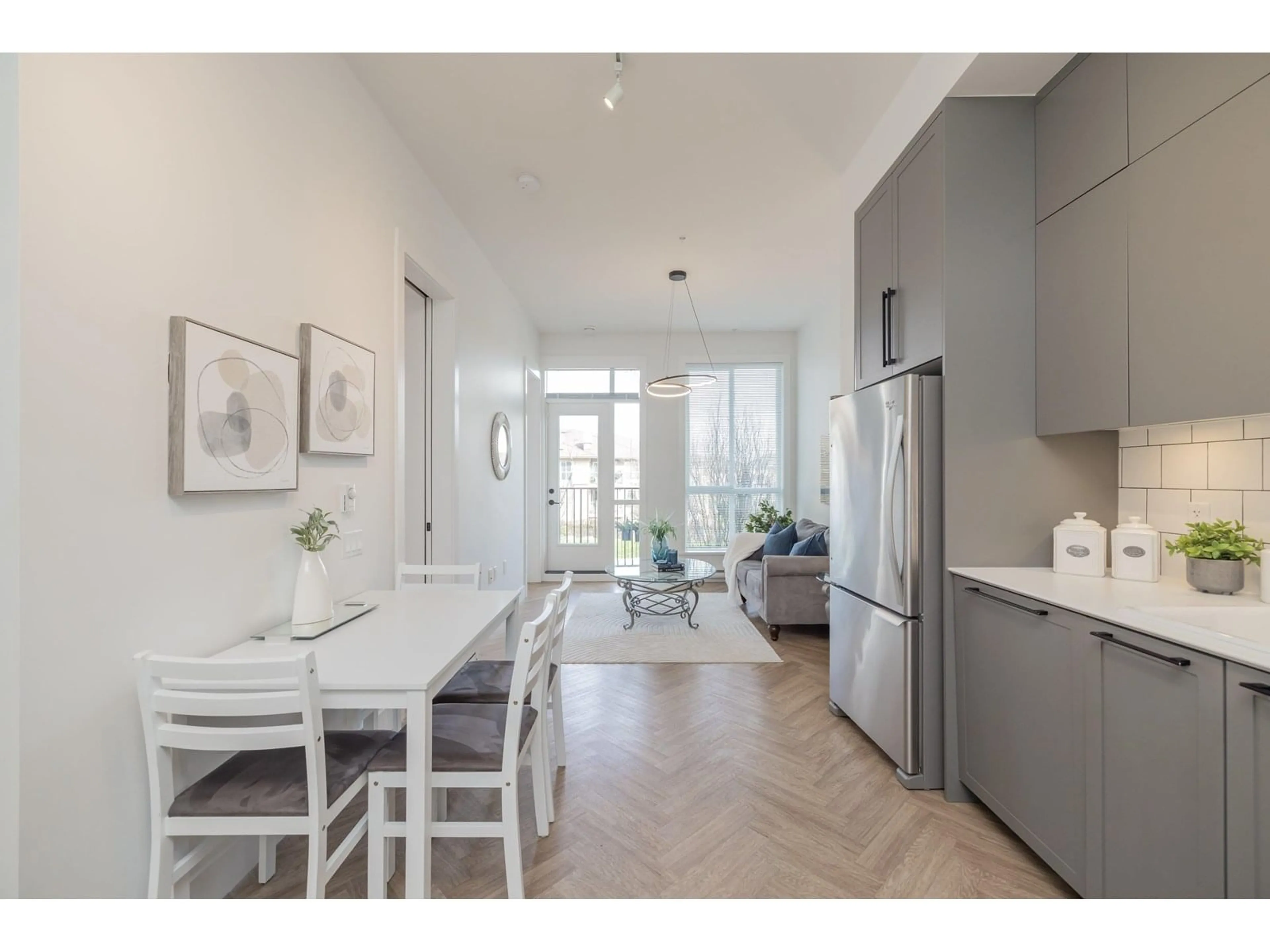 Open concept kitchen, unknown for 203 - 10168 149, Surrey British Columbia V3R0E9