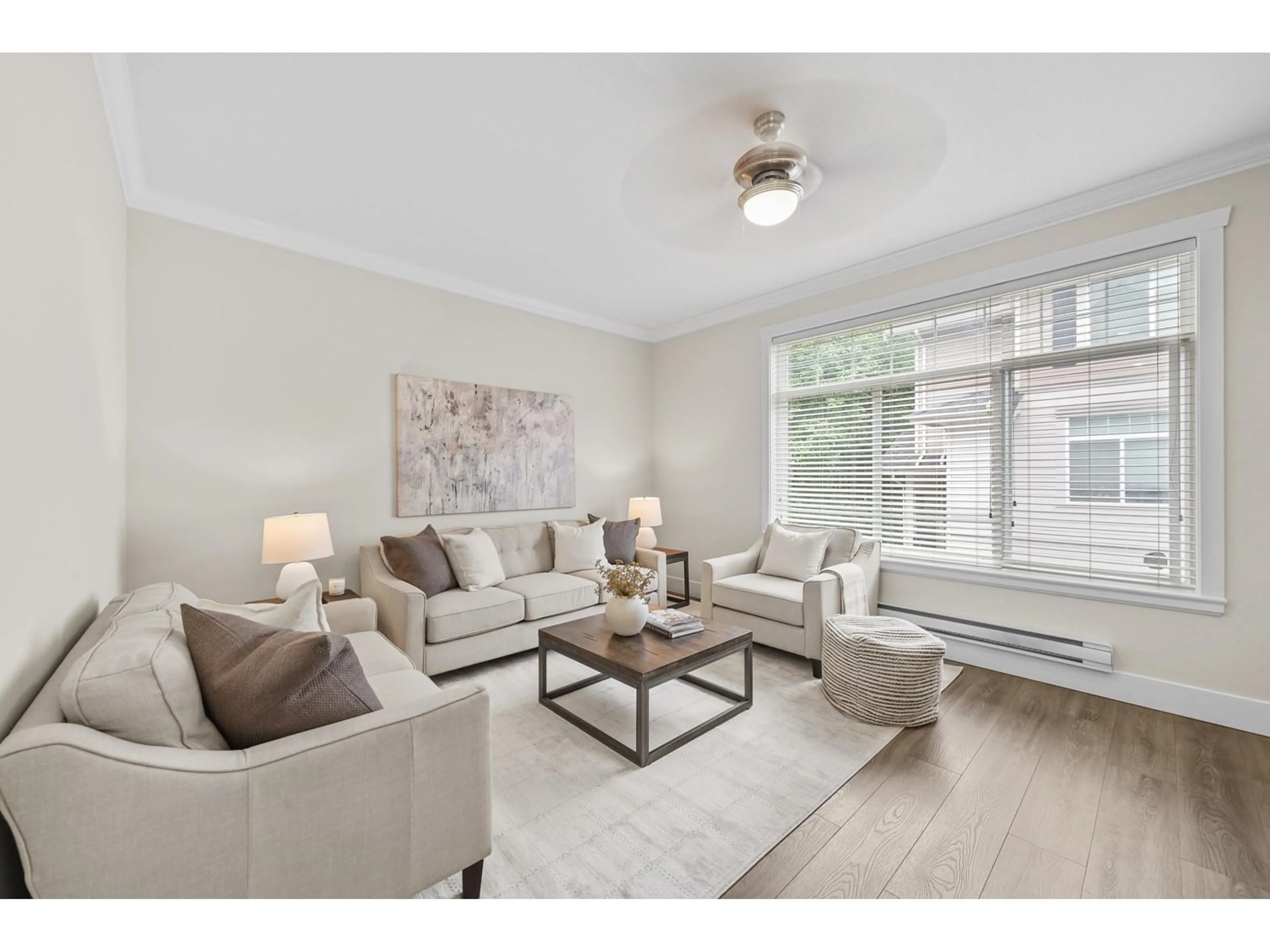Living room with furniture, unknown for 123 - 15399 GUILDFORD, Surrey British Columbia V3R7C6