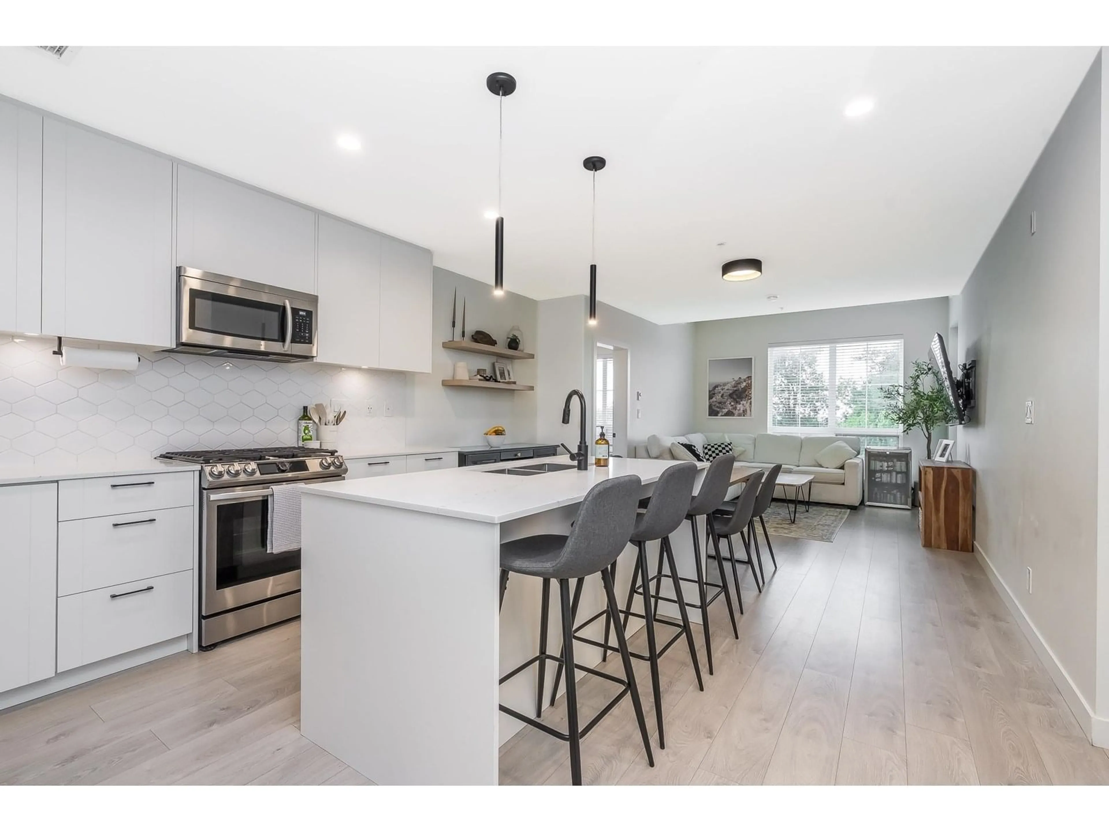 Open concept kitchen, unknown for A412 - 20018 83A, Langley British Columbia V2Y3P2