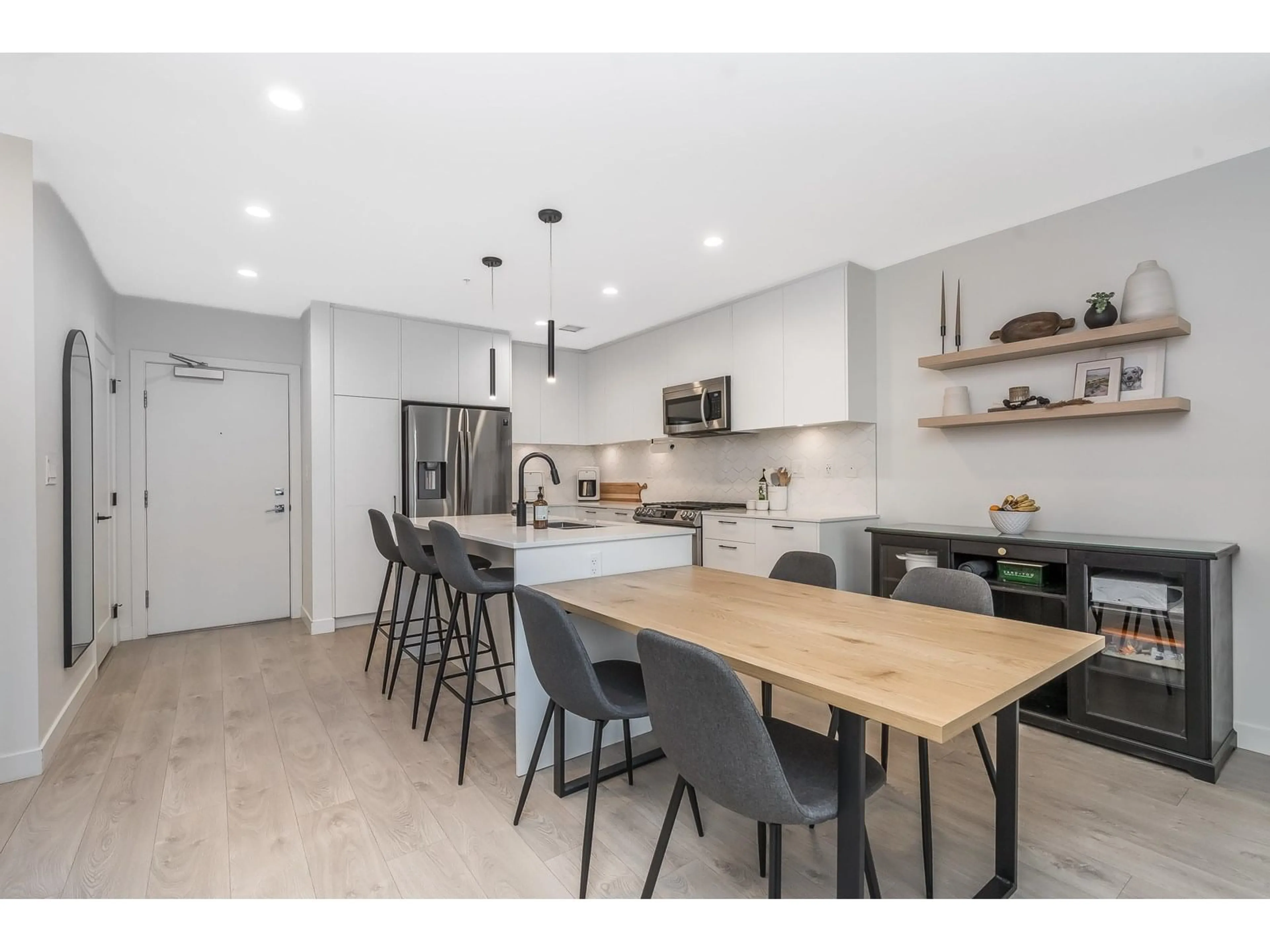 Open concept kitchen, unknown for A412 - 20018 83A, Langley British Columbia V2Y3P2