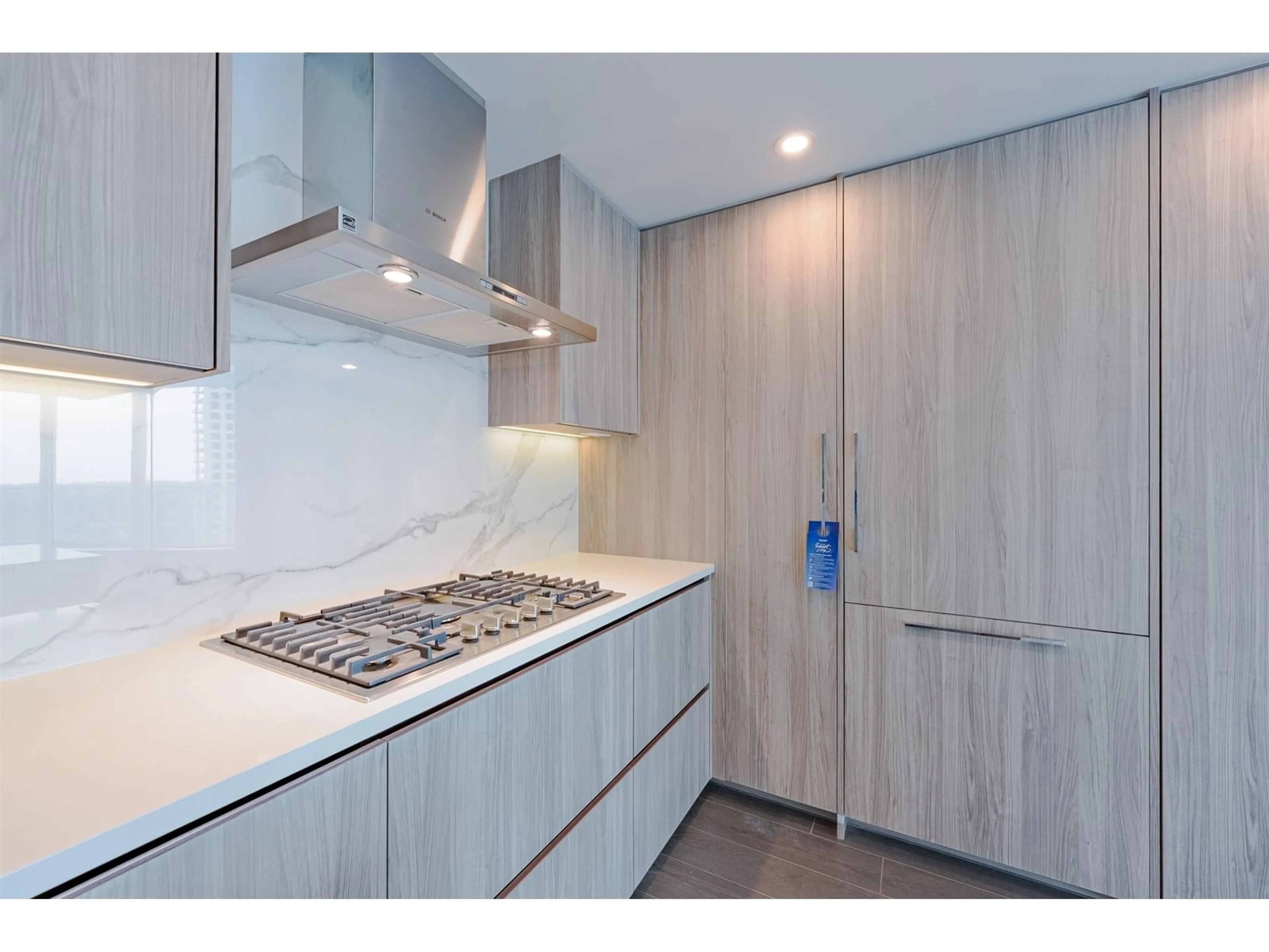 Standard kitchen, wood/laminate floor for 2608 - 13768 100, Surrey British Columbia V3T0V2