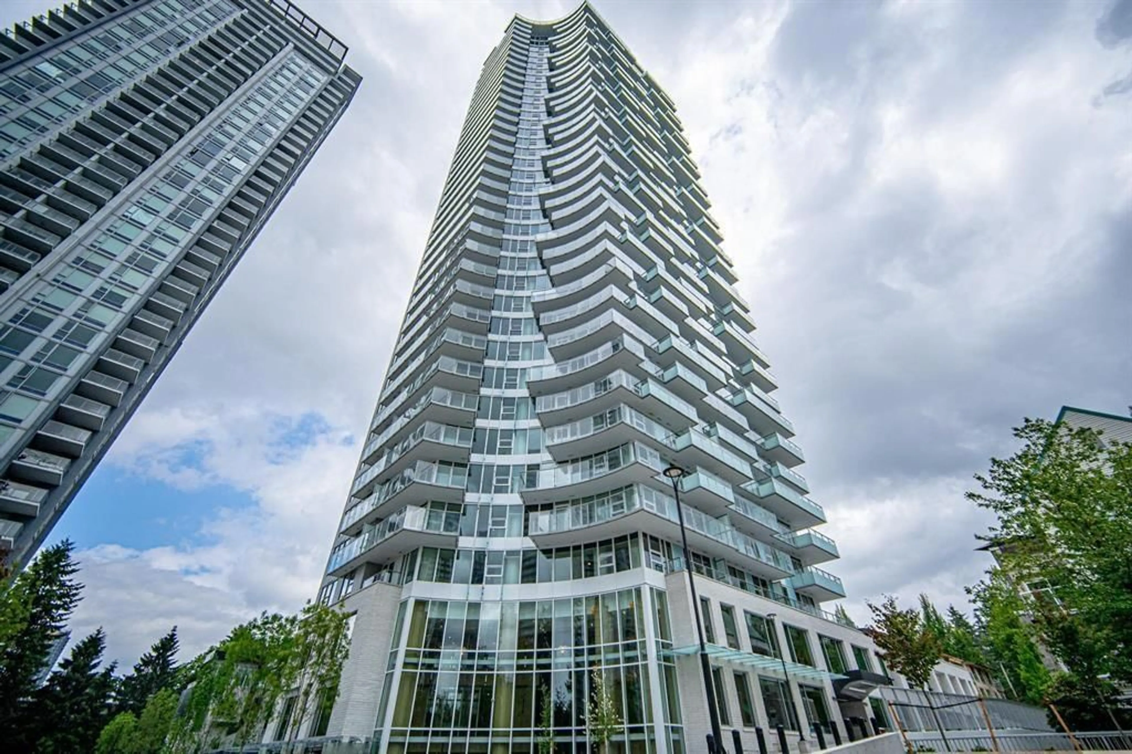 Indoor foyer for 2308 - 13768 100, Surrey British Columbia V3T0V2