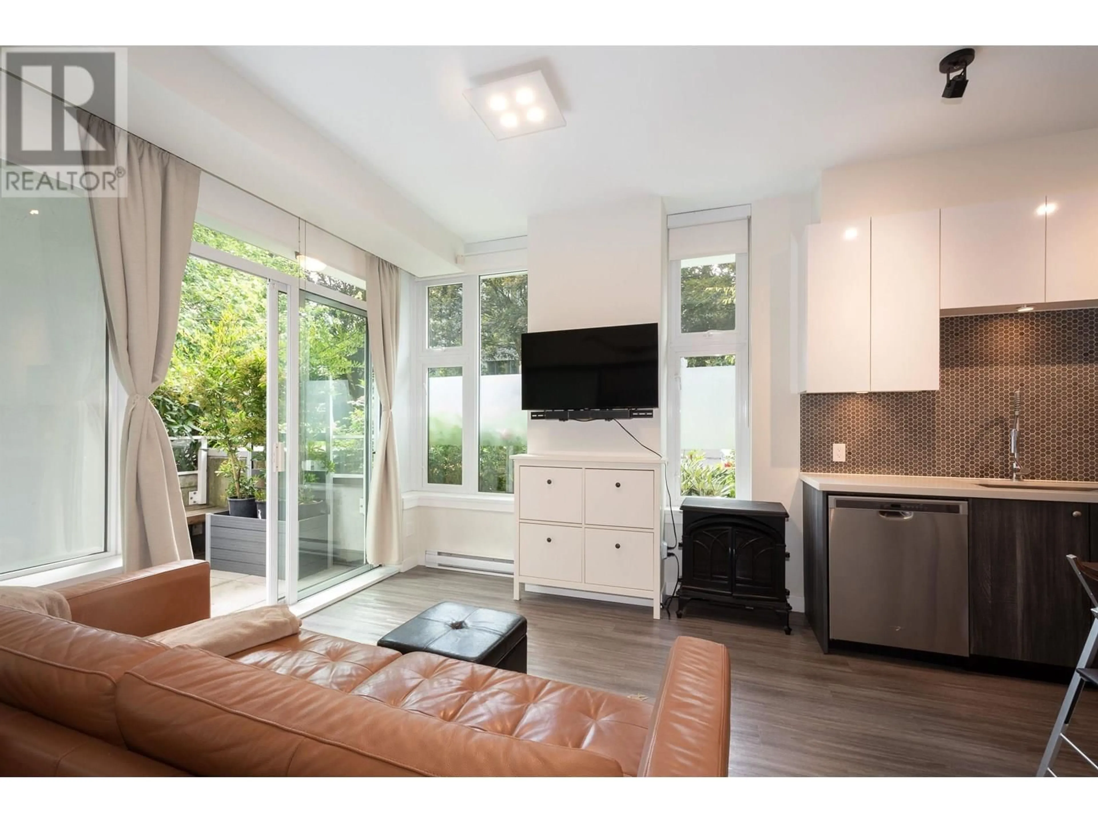 Unknown for 108 - 311 6TH AVENUE, Vancouver British Columbia V5T0G9