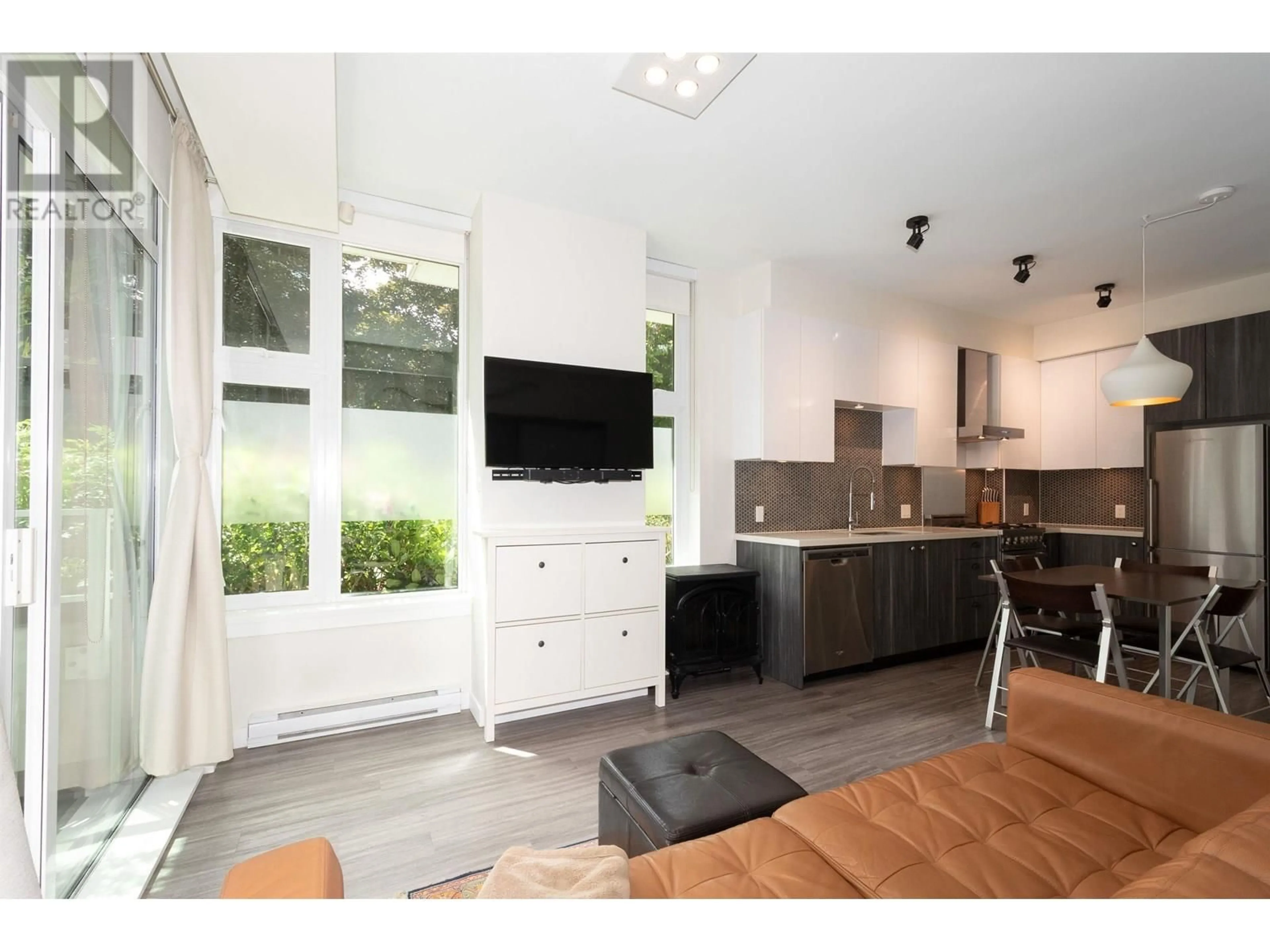 Open concept kitchen, unknown for 108 - 311 6TH AVENUE, Vancouver British Columbia V5T0G9