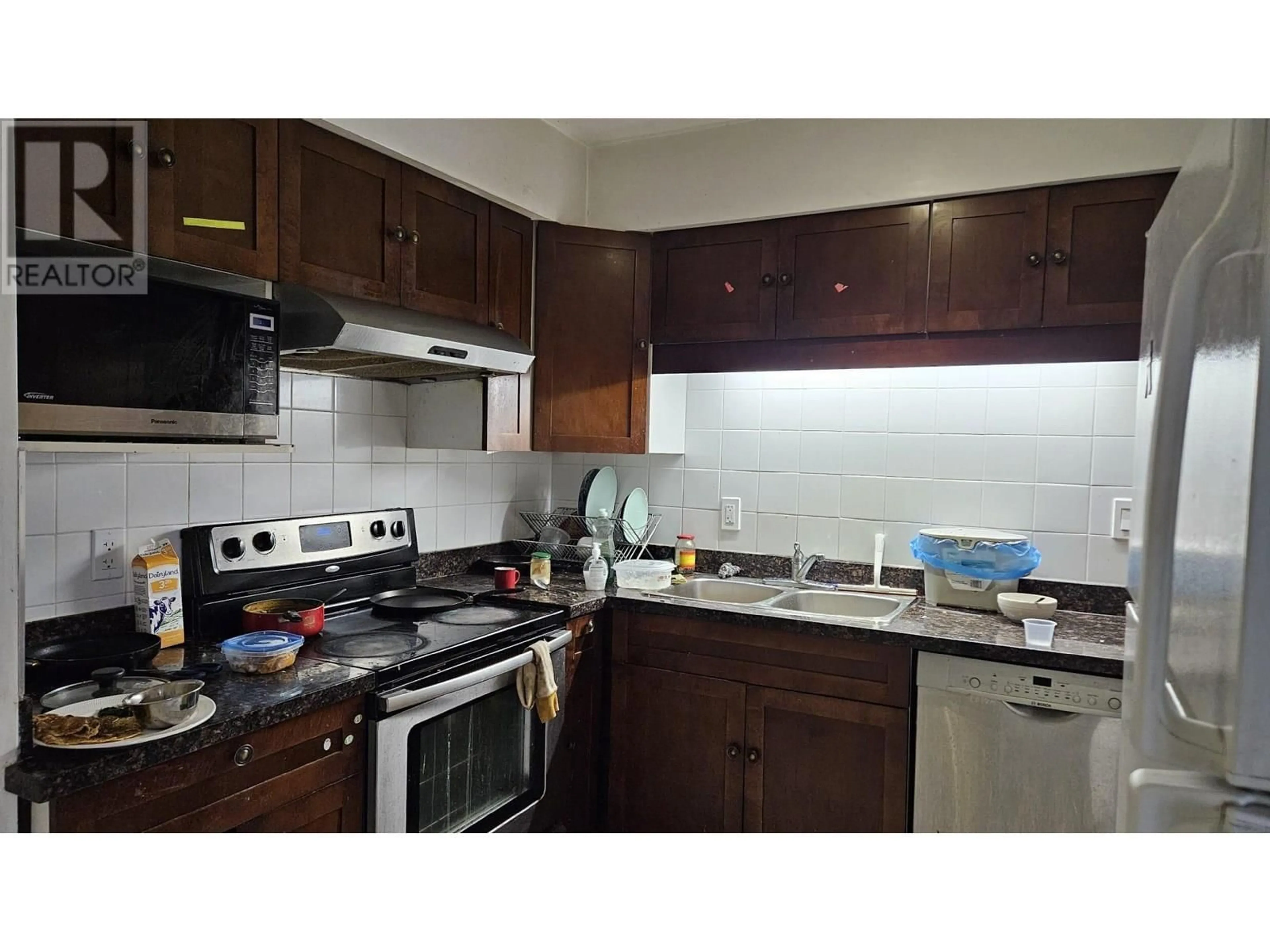 Standard kitchen, unknown for 156 62ND AVENUE, Vancouver British Columbia V5X2E1
