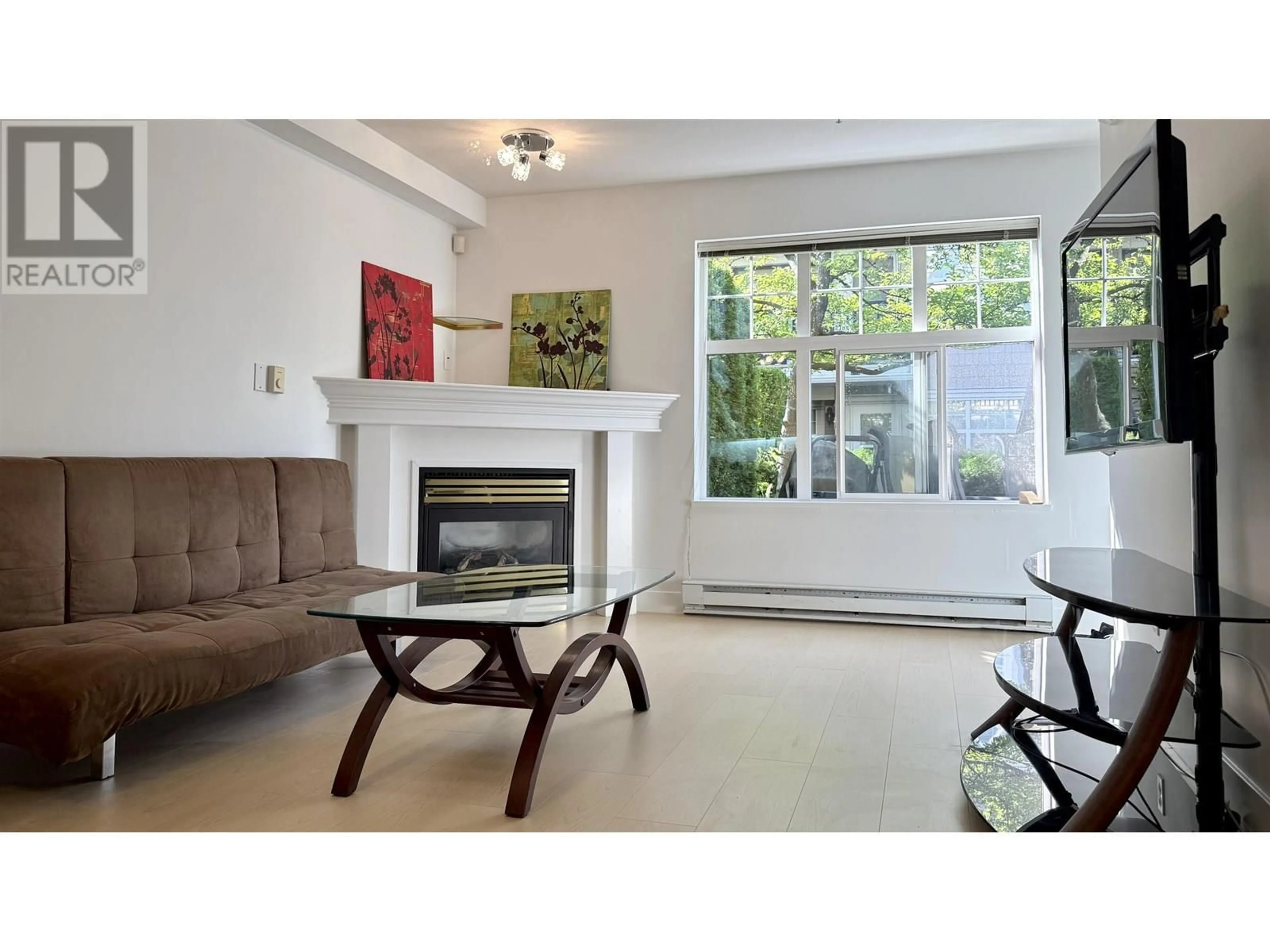 Living room with furniture, unknown for 12 - 7077 EDMONDS STREET, Burnaby British Columbia V3N1A3