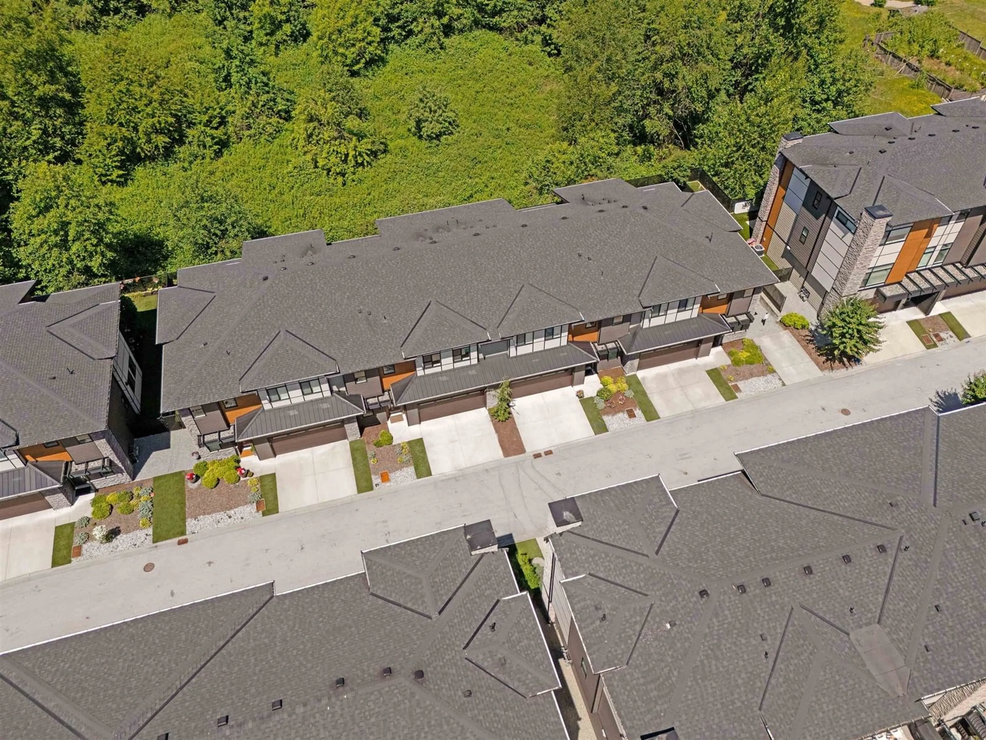 A pic from outside/outdoor area/front of a property/back of a property/a pic from drone, street for 32 - 33209 CHERRY, Mission British Columbia V2V0G8