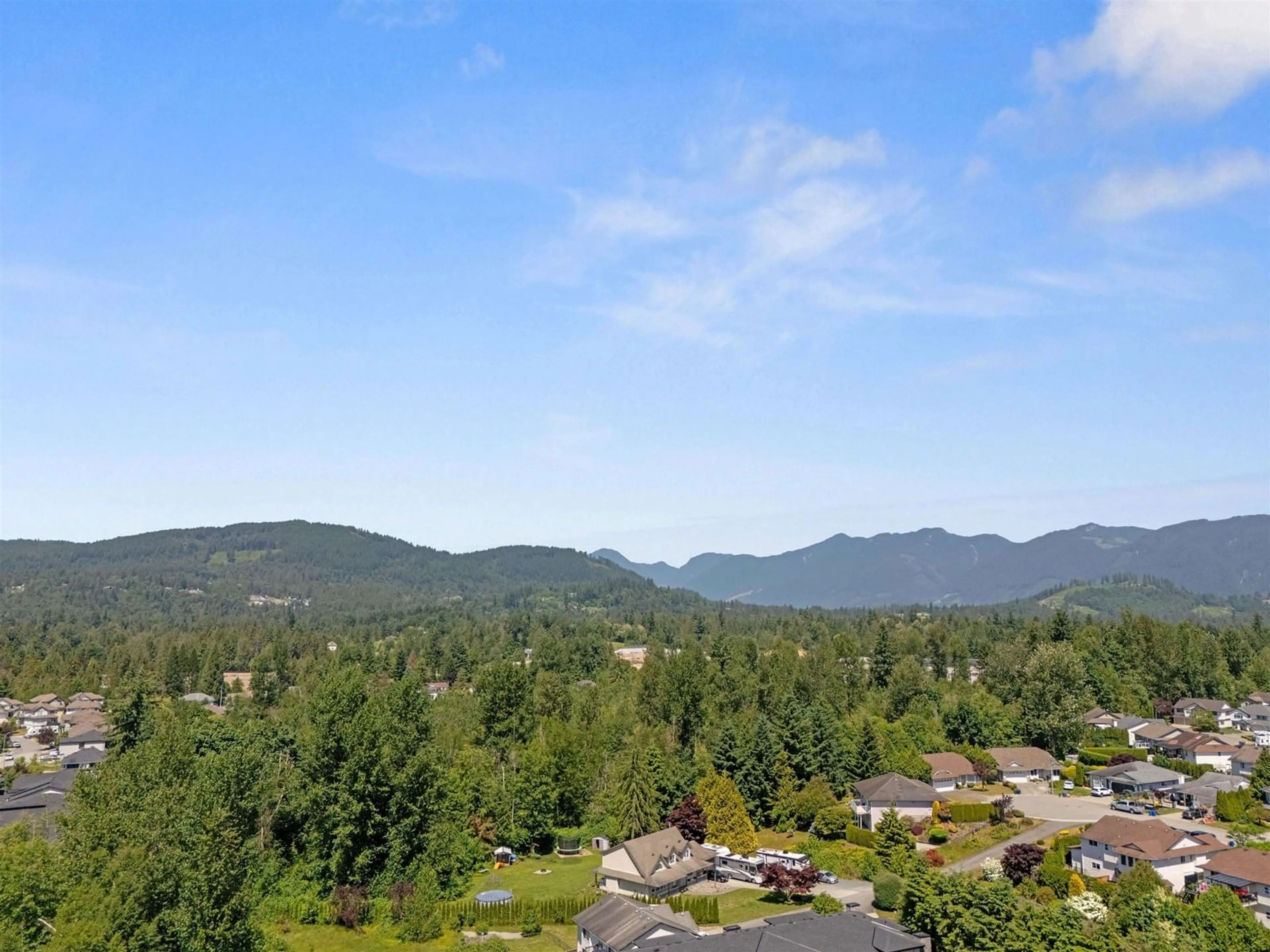 A pic from outside/outdoor area/front of a property/back of a property/a pic from drone, mountain view for 32 - 33209 CHERRY, Mission British Columbia V2V0G8