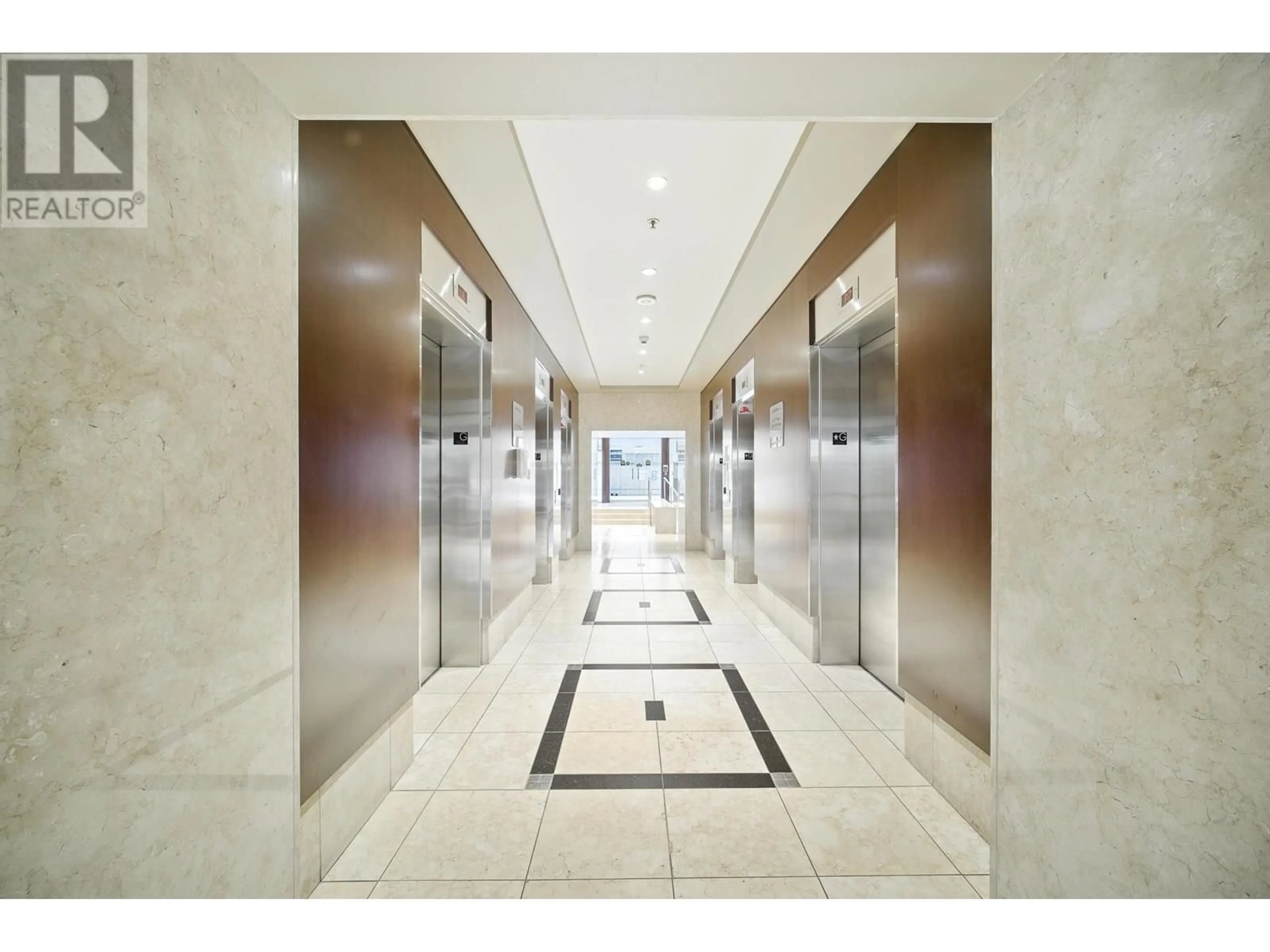 Indoor foyer for 2214 - 610 GRANVILLE STREET, Vancouver British Columbia V6C3T3