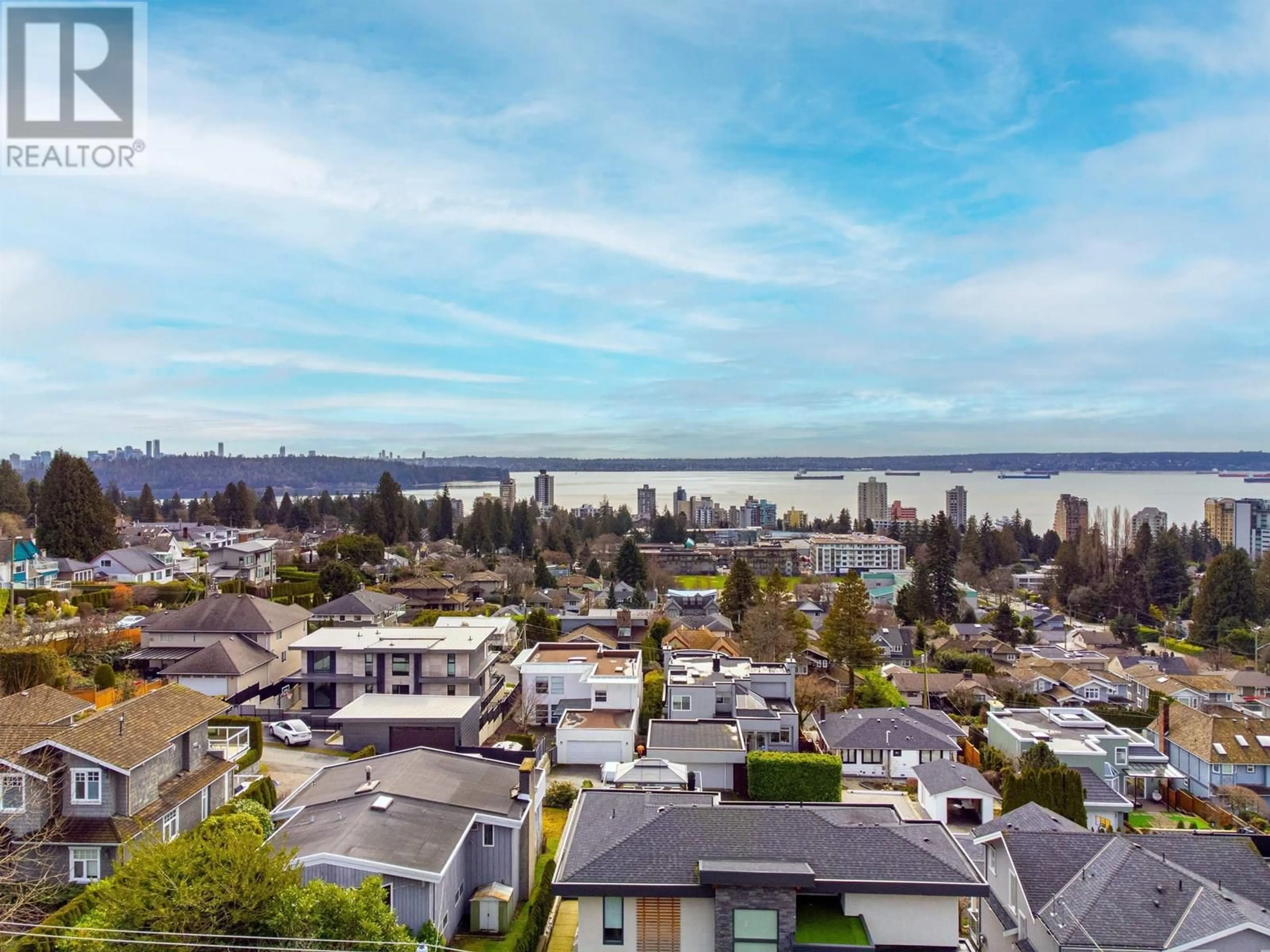 A pic from outside/outdoor area/front of a property/back of a property/a pic from drone, water/lake/river/ocean view for 2150 NELSON AVENUE, West Vancouver British Columbia V7V2P7