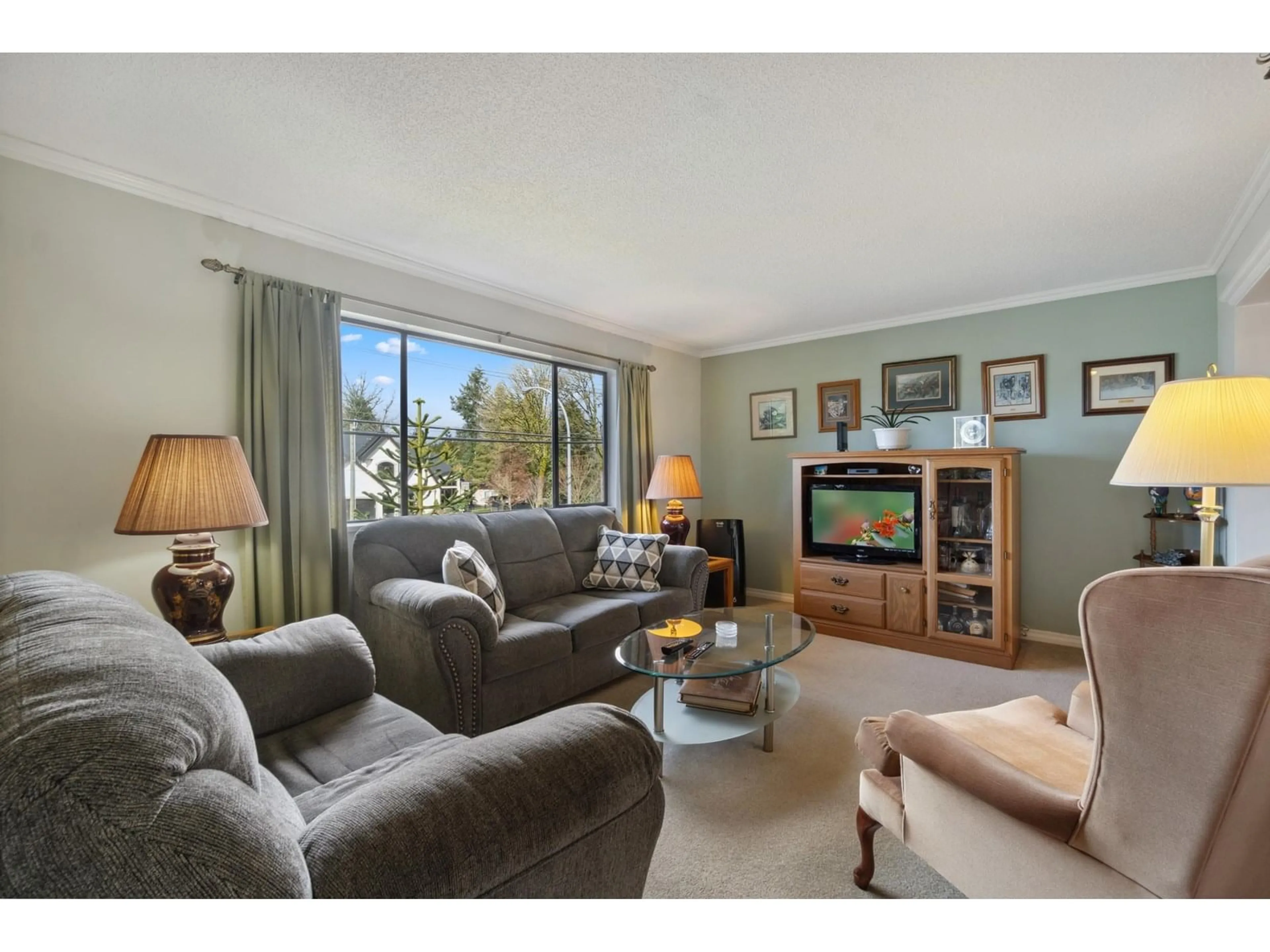 Living room with furniture, unknown for 6180 181A, Surrey British Columbia V3S4M2