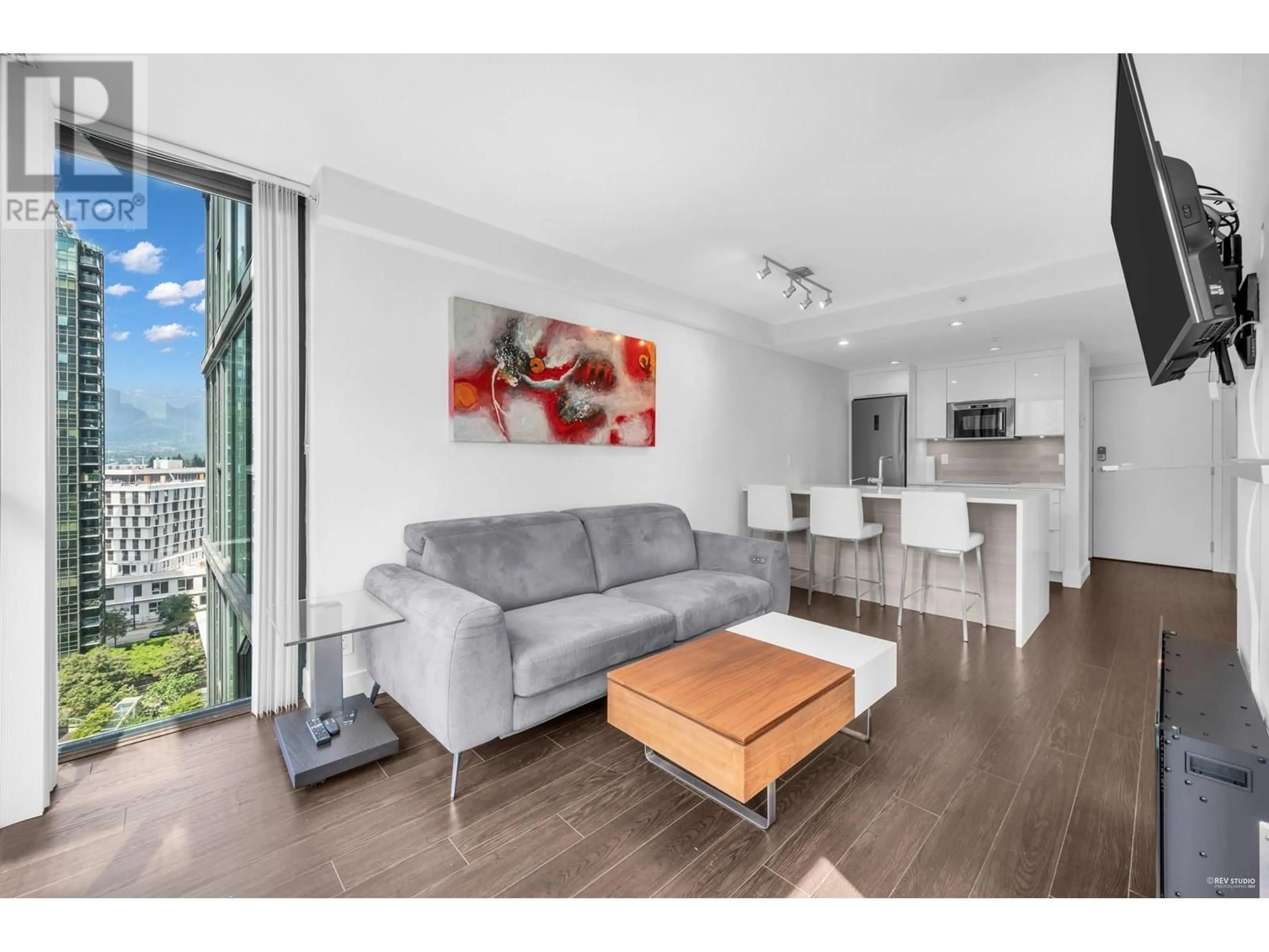 Living room with furniture, wood/laminate floor for 1007 - 1331 GEORGIA STREET, Vancouver British Columbia V6E4P1