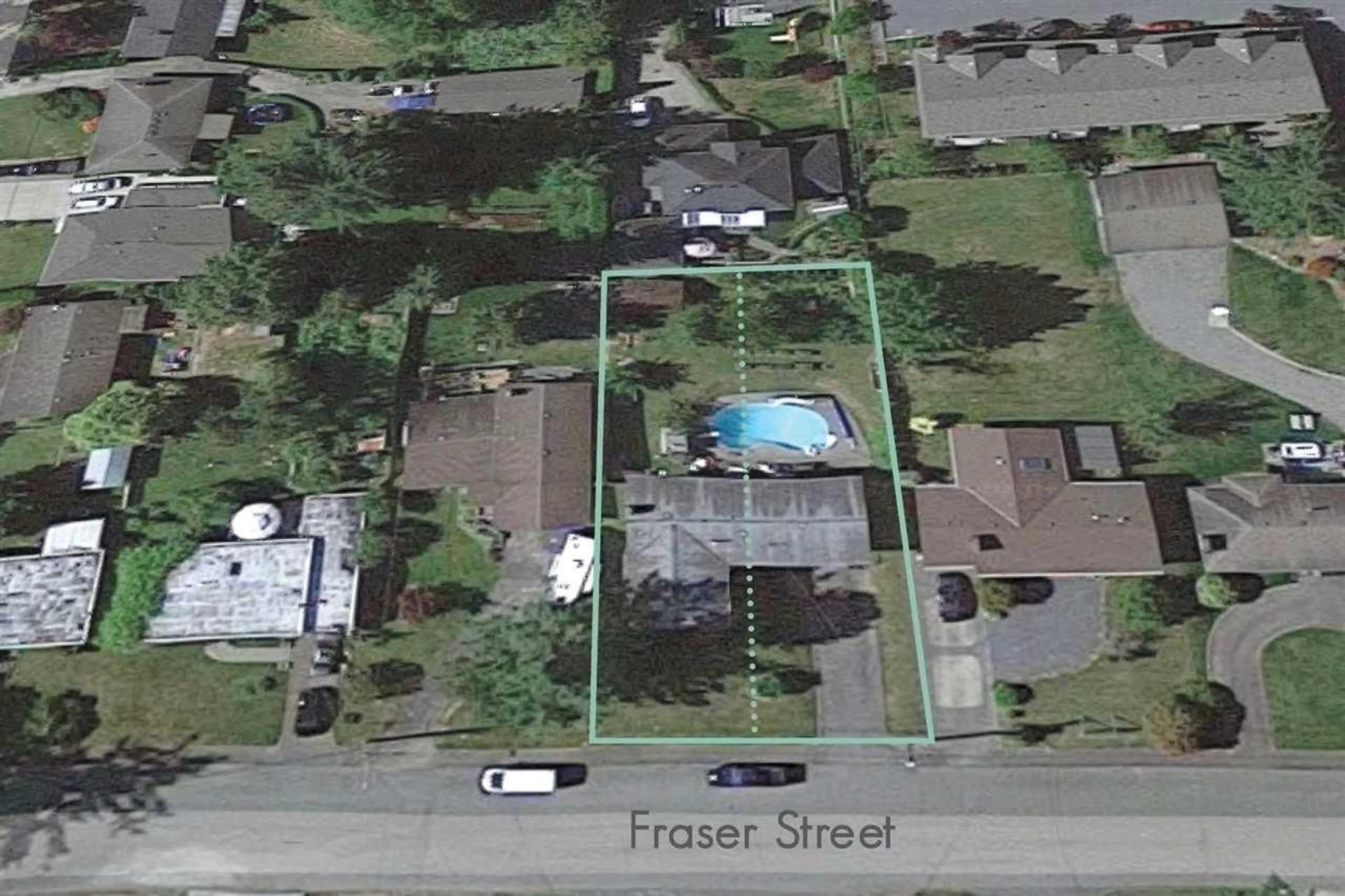 A pic from outside/outdoor area/front of a property/back of a property/a pic from drone, street for 34099 FRASER, Abbotsford British Columbia V2S1X8