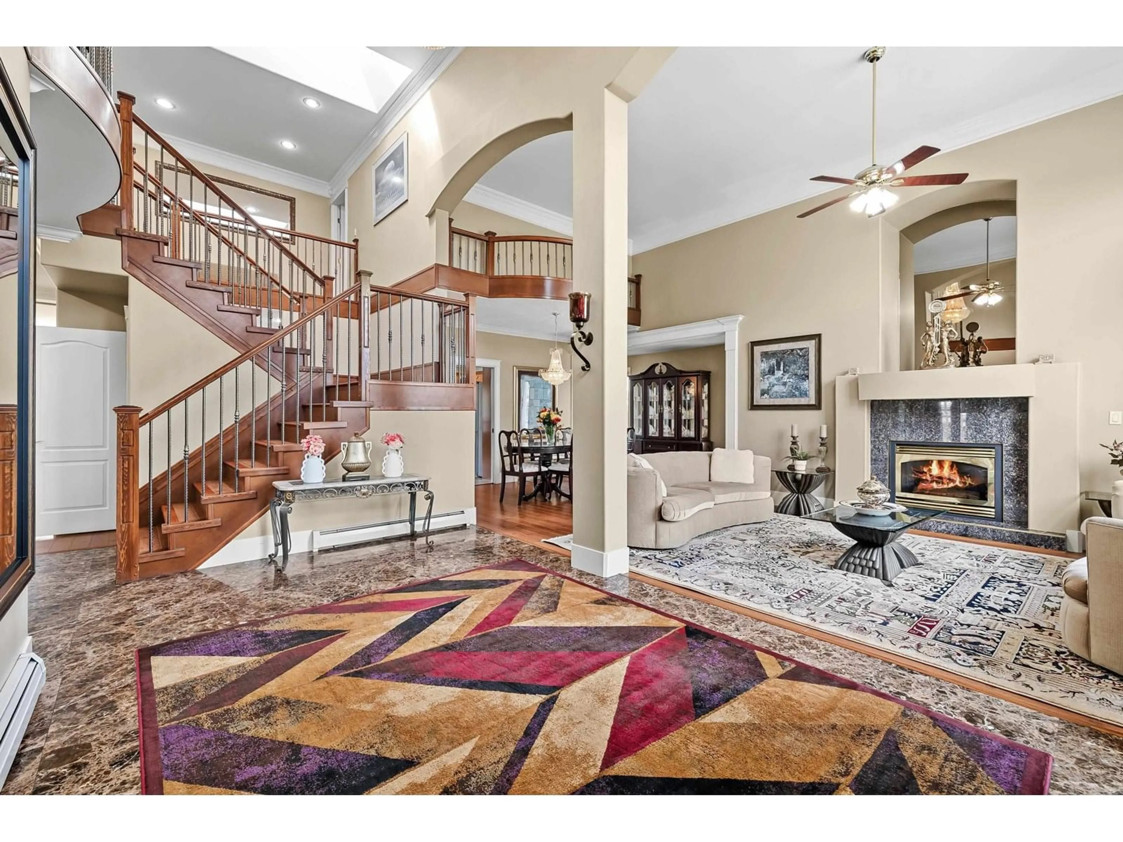 Indoor foyer for 15350 82, Surrey British Columbia V3S2K7